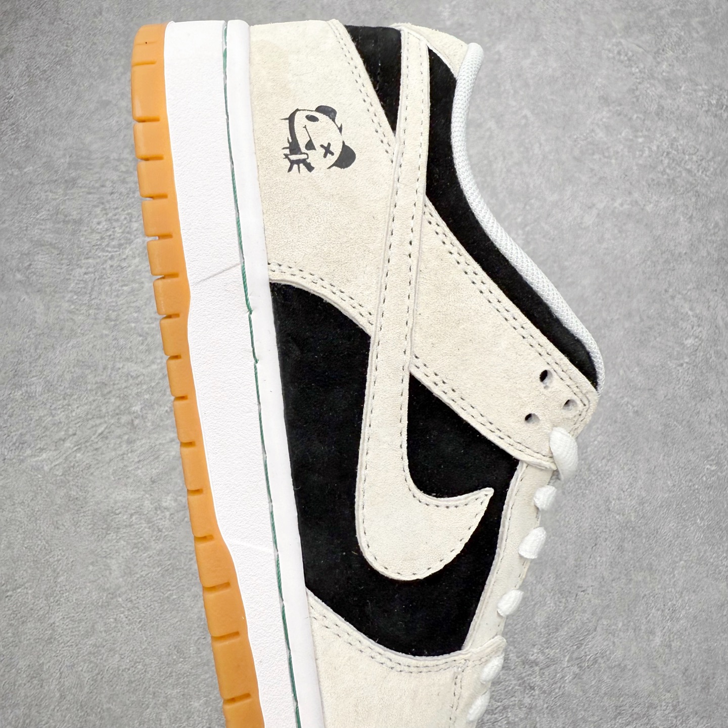 图片[6]-＃F版 NK SB Dunk Low HF3704-001 极限压缩利润空间 超乎所想的高性价比 用料绝不含糊 原盒原配 正确耐磨橡胶大底 超高清洁度 全鞋零毛边皮料切割 全套原楦原模倾力打造完美版型 尺码：36 36.5 37.5 38 38.5 39 40 40.5 41 42 42.5 43 44 44.5 45 46 47.5-选品中心