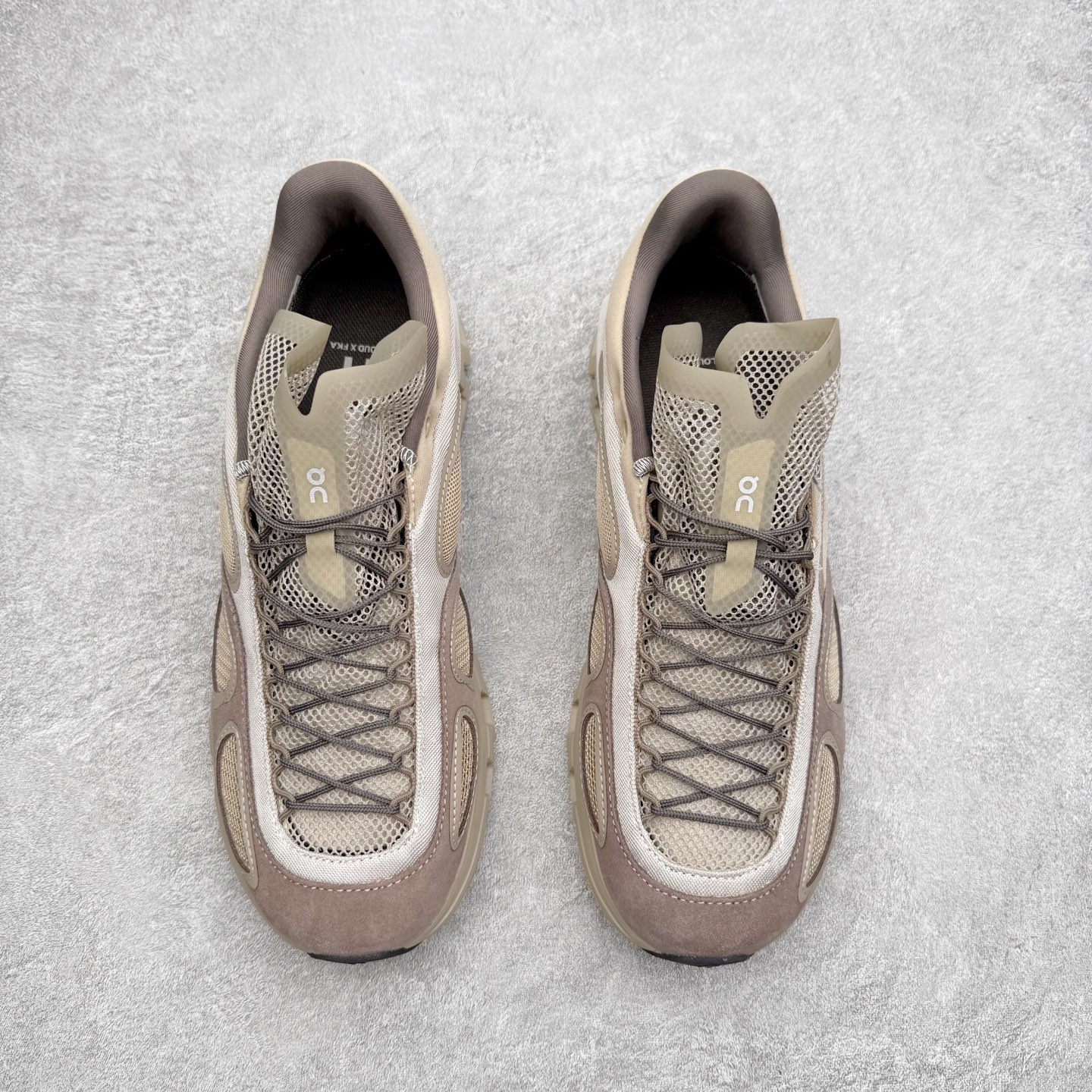 图片[2]-FKA Twigs x On昂跑 Cloud X 联名款舒适轻盈耐磨 低帮跑步鞋 此运动品牌 开创于2010年 缓震着陆、强效回弹、轻柔质感的设计构思始终是ON研制关键 与此同时基于“为全球提供革新性的跑步感受”信念 陆续推出了多款跑鞋及其以专业运动人体跑步工程学为设计关键的功能性跑步服饰设备 让跑者不费力气地畅快畅跑 尺码：36 36.5 37.5 38 38.5 39 40 40.5 41 42 42.5 43 44 44.5 45-选品中心