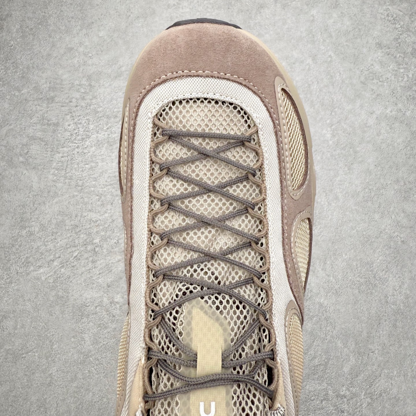 图片[4]-FKA Twigs x On昂跑 Cloud X 联名款舒适轻盈耐磨 低帮跑步鞋 此运动品牌 开创于2010年 缓震着陆、强效回弹、轻柔质感的设计构思始终是ON研制关键 与此同时基于“为全球提供革新性的跑步感受”信念 陆续推出了多款跑鞋及其以专业运动人体跑步工程学为设计关键的功能性跑步服饰设备 让跑者不费力气地畅快畅跑 尺码：36 36.5 37.5 38 38.5 39 40 40.5 41 42 42.5 43 44 44.5 45-选品中心