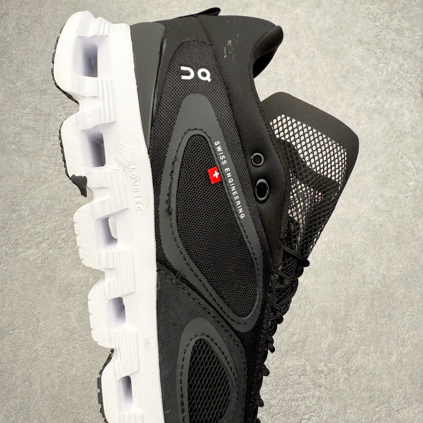 图片[6]-FKA Twigs x On昂跑 Cloud X 联名款舒适轻盈耐磨 低帮跑步鞋 此运动品牌 开创于2010年 缓震着陆、强效回弹、轻柔质感的设计构思始终是ON研制关键 与此同时基于“为全球提供革新性的跑步感受”信念 陆续推出了多款跑鞋及其以专业运动人体跑步工程学为设计关键的功能性跑步服饰设备 让跑者不费力气地畅快畅跑 尺码：36 36.5 37.5 38 38.5 39 40 40.5 41 42 42.5 43 44 44.5 45-选品中心