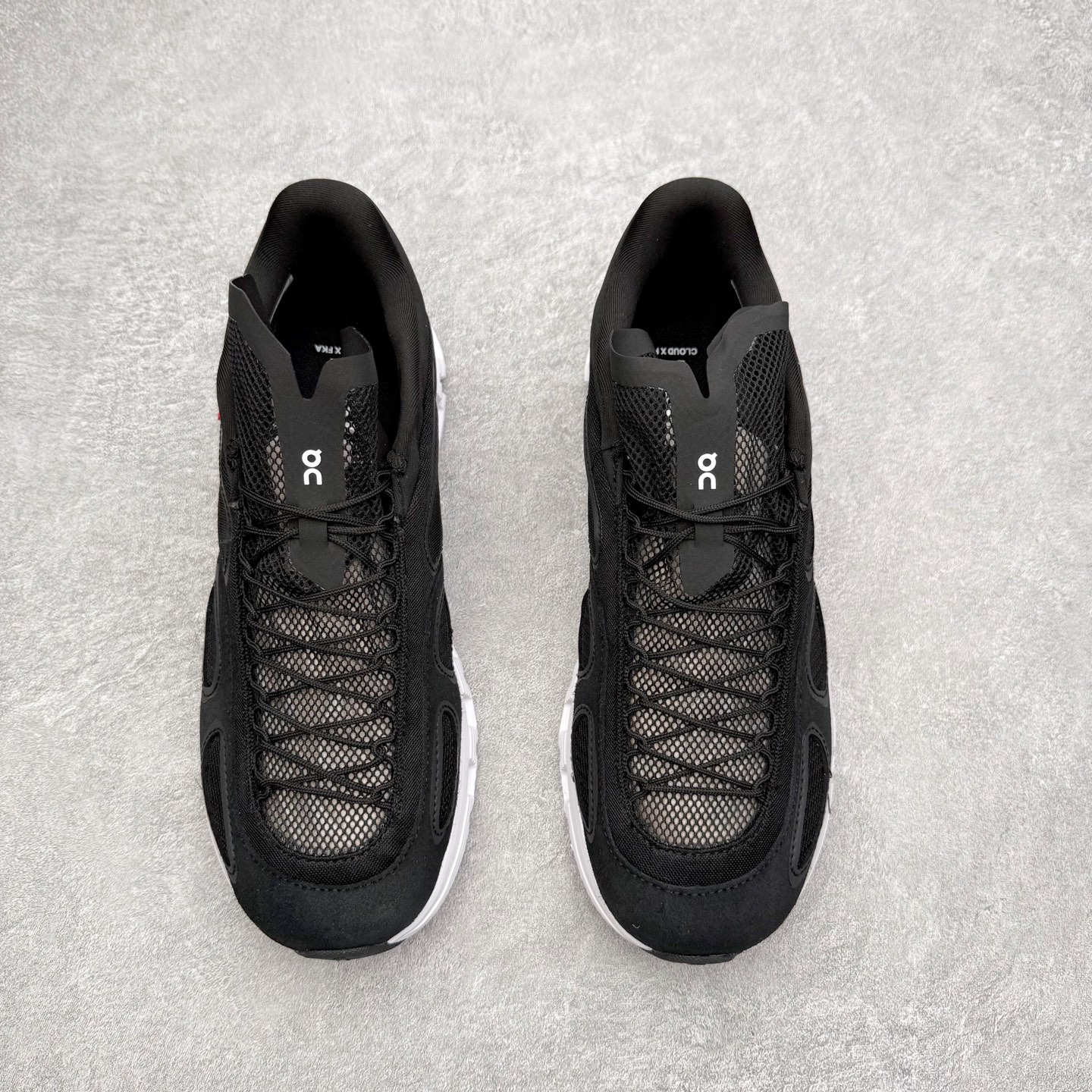 图片[2]-FKA Twigs x On昂跑 Cloud X 联名款舒适轻盈耐磨 低帮跑步鞋 此运动品牌 开创于2010年 缓震着陆、强效回弹、轻柔质感的设计构思始终是ON研制关键 与此同时基于“为全球提供革新性的跑步感受”信念 陆续推出了多款跑鞋及其以专业运动人体跑步工程学为设计关键的功能性跑步服饰设备 让跑者不费力气地畅快畅跑 尺码：36 36.5 37.5 38 38.5 39 40 40.5 41 42 42.5 43 44 44.5 45-选品中心