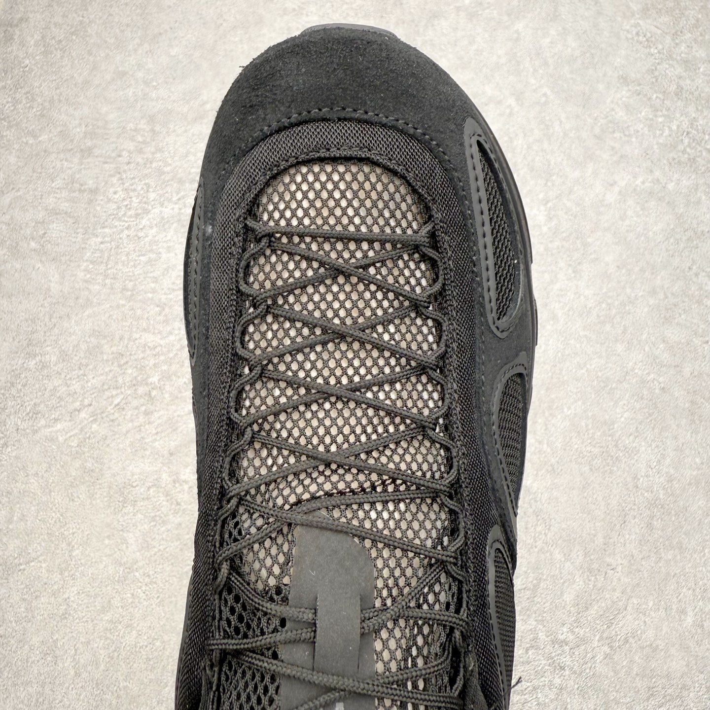 图片[4]-FKA Twigs x On昂跑 Cloud X 联名款舒适轻盈耐磨 低帮跑步鞋 此运动品牌 开创于2010年 缓震着陆、强效回弹、轻柔质感的设计构思始终是ON研制关键 与此同时基于“为全球提供革新性的跑步感受”信念 陆续推出了多款跑鞋及其以专业运动人体跑步工程学为设计关键的功能性跑步服饰设备 让跑者不费力气地畅快畅跑 尺码：36 36.5 37.5 38 38.5 39 40 40.5 41 42 42.5 43 44 44.5 45-选品中心