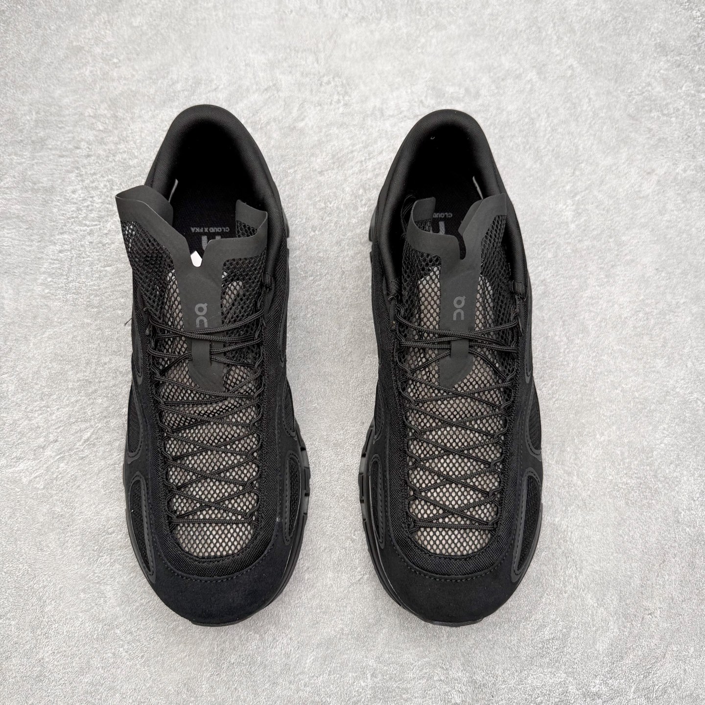 图片[2]-FKA Twigs x On昂跑 Cloud X 联名款舒适轻盈耐磨 低帮跑步鞋 此运动品牌 开创于2010年 缓震着陆、强效回弹、轻柔质感的设计构思始终是ON研制关键 与此同时基于“为全球提供革新性的跑步感受”信念 陆续推出了多款跑鞋及其以专业运动人体跑步工程学为设计关键的功能性跑步服饰设备 让跑者不费力气地畅快畅跑 尺码：36 36.5 37.5 38 38.5 39 40 40.5 41 42 42.5 43 44 44.5 45-选品中心