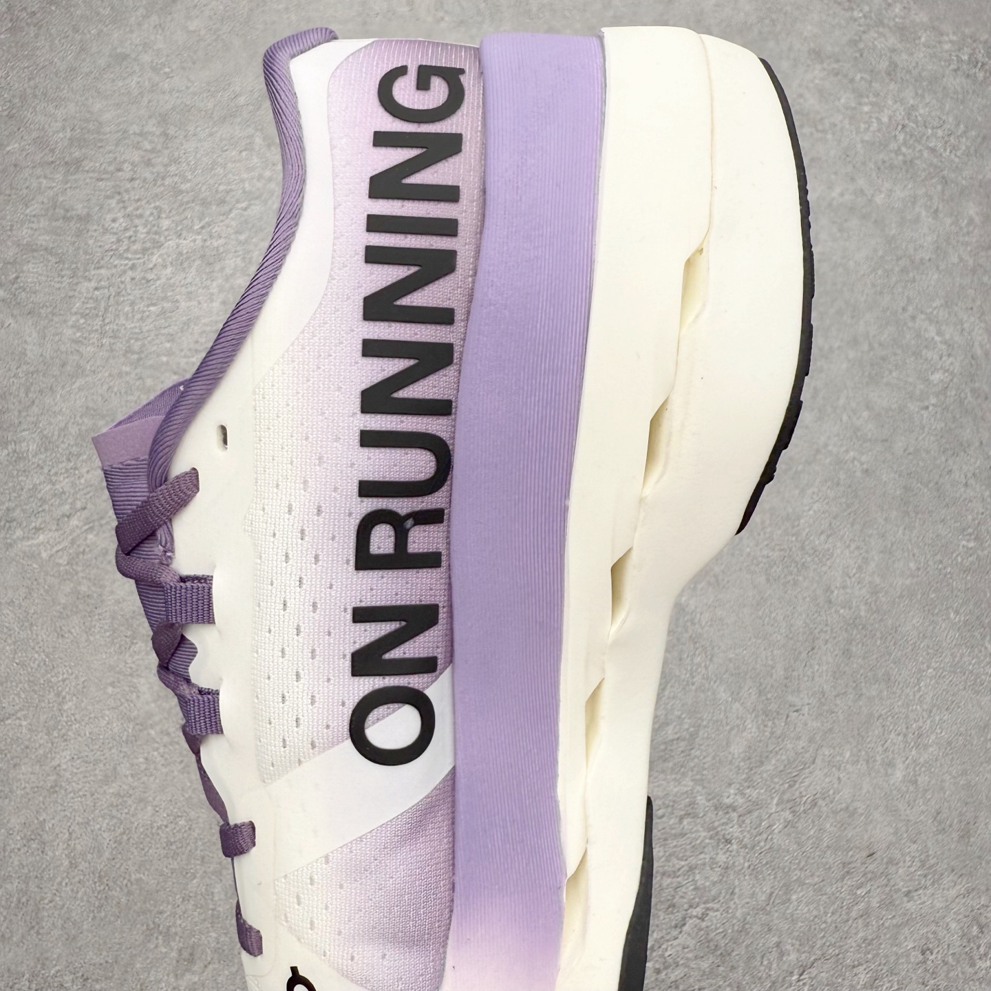 图片[7]-锐步Reebok Premier Road Ultra LTD 总理路跑系列低帮复古百搭休闲运动慢跑鞋 从健身到街头，从不循规蹈矩的国际运动品牌Reebok锐步，以“Life Is Not a Spectator Sport”的宣言，不断将先锋ICON带给年轻一代—继承先锋的健身DNA与深厚的街头文化沉淀，锐步鼓励所有人突破自我极限，拥抱未知、健身和例外的生活方式，以坚定的自我态度拥抱属于自己的未来。尺码：36 36.5 37.5 38 38.5 39 40 40.5 41 42 42.5 43 44 44.5 45-选品中心