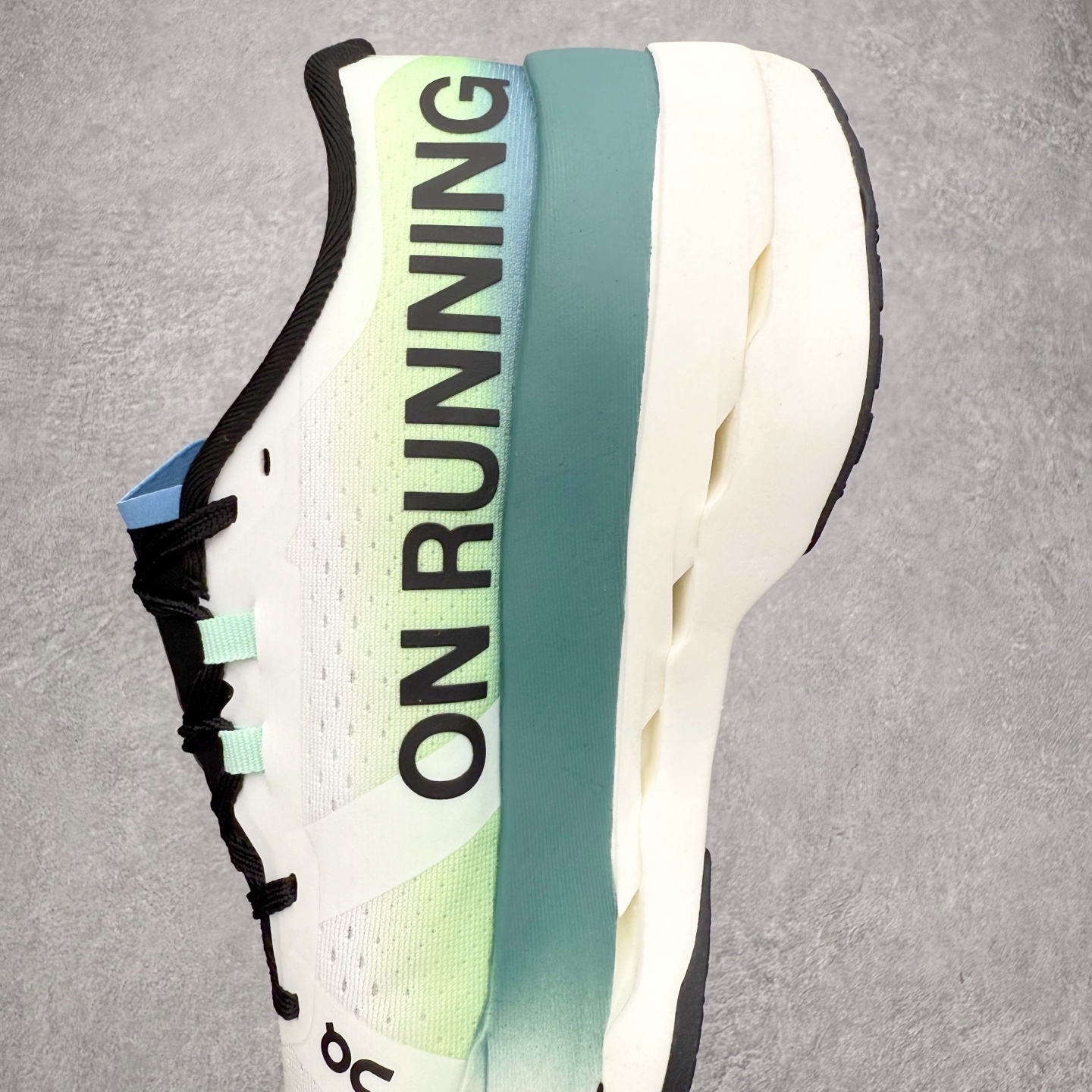 图片[7]-锐步Reebok Premier Road Ultra LTD 总理路跑系列低帮复古百搭休闲运动慢跑鞋 从健身到街头，从不循规蹈矩的国际运动品牌Reebok锐步，以“Life Is Not a Spectator Sport”的宣言，不断将先锋ICON带给年轻一代—继承先锋的健身DNA与深厚的街头文化沉淀，锐步鼓励所有人突破自我极限，拥抱未知、健身和例外的生活方式，以坚定的自我态度拥抱属于自己的未来。尺码：36 36.5 37.5 38 38.5 39 40 40.5 41 42 42.5 43 44 44.5 45-选品中心