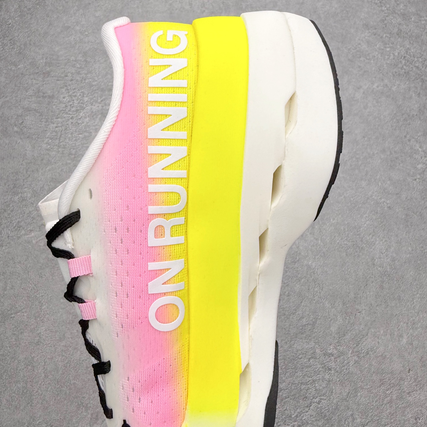 图片[7]-锐步Reebok Premier Road Ultra LTD 总理路跑系列低帮复古百搭休闲运动慢跑鞋 从健身到街头，从不循规蹈矩的国际运动品牌Reebok锐步，以“Life Is Not a Spectator Sport”的宣言，不断将先锋ICON带给年轻一代—继承先锋的健身DNA与深厚的街头文化沉淀，锐步鼓励所有人突破自我极限，拥抱未知、健身和例外的生活方式，以坚定的自我态度拥抱属于自己的未来。尺码：36 36.5 37.5 38 38.5 39 40 40.5 41 42 42.5 43 44 44.5 45-选品中心