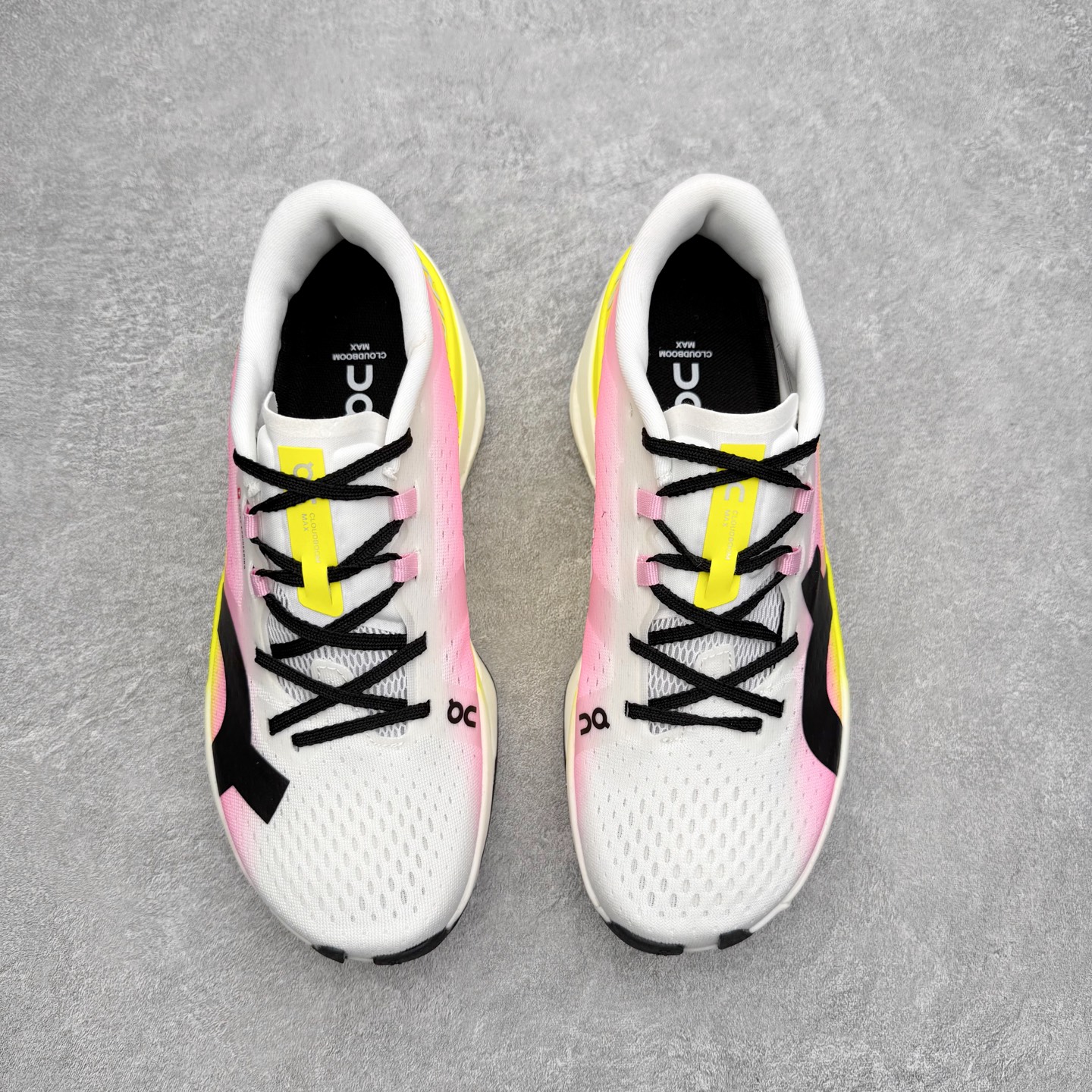 图片[2]-锐步Reebok Premier Road Ultra LTD 总理路跑系列低帮复古百搭休闲运动慢跑鞋 从健身到街头，从不循规蹈矩的国际运动品牌Reebok锐步，以“Life Is Not a Spectator Sport”的宣言，不断将先锋ICON带给年轻一代—继承先锋的健身DNA与深厚的街头文化沉淀，锐步鼓励所有人突破自我极限，拥抱未知、健身和例外的生活方式，以坚定的自我态度拥抱属于自己的未来。尺码：36 36.5 37.5 38 38.5 39 40 40.5 41 42 42.5 43 44 44.5 45-选品中心