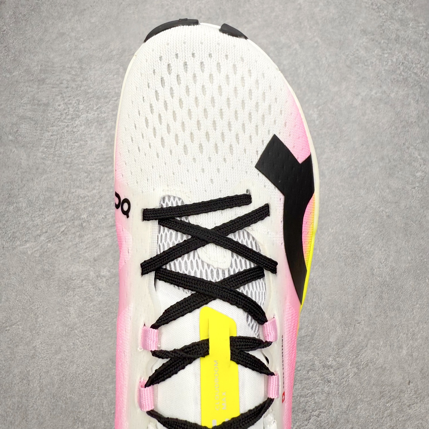 图片[4]-锐步Reebok Premier Road Ultra LTD 总理路跑系列低帮复古百搭休闲运动慢跑鞋 从健身到街头，从不循规蹈矩的国际运动品牌Reebok锐步，以“Life Is Not a Spectator Sport”的宣言，不断将先锋ICON带给年轻一代—继承先锋的健身DNA与深厚的街头文化沉淀，锐步鼓励所有人突破自我极限，拥抱未知、健身和例外的生活方式，以坚定的自我态度拥抱属于自己的未来。尺码：36 36.5 37.5 38 38.5 39 40 40.5 41 42 42.5 43 44 44.5 45-选品中心