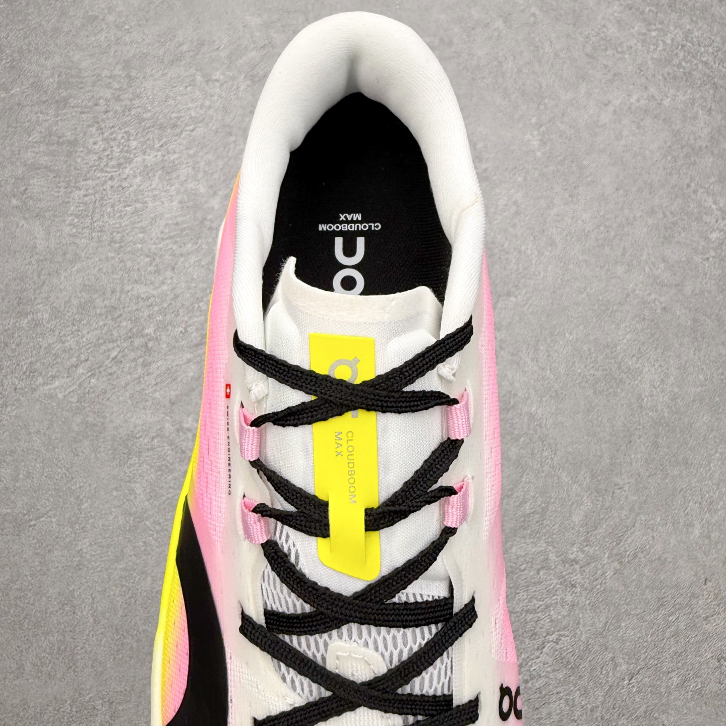 图片[5]-锐步Reebok Premier Road Ultra LTD 总理路跑系列低帮复古百搭休闲运动慢跑鞋 从健身到街头，从不循规蹈矩的国际运动品牌Reebok锐步，以“Life Is Not a Spectator Sport”的宣言，不断将先锋ICON带给年轻一代—继承先锋的健身DNA与深厚的街头文化沉淀，锐步鼓励所有人突破自我极限，拥抱未知、健身和例外的生活方式，以坚定的自我态度拥抱属于自己的未来。尺码：36 36.5 37.5 38 38.5 39 40 40.5 41 42 42.5 43 44 44.5 45-选品中心