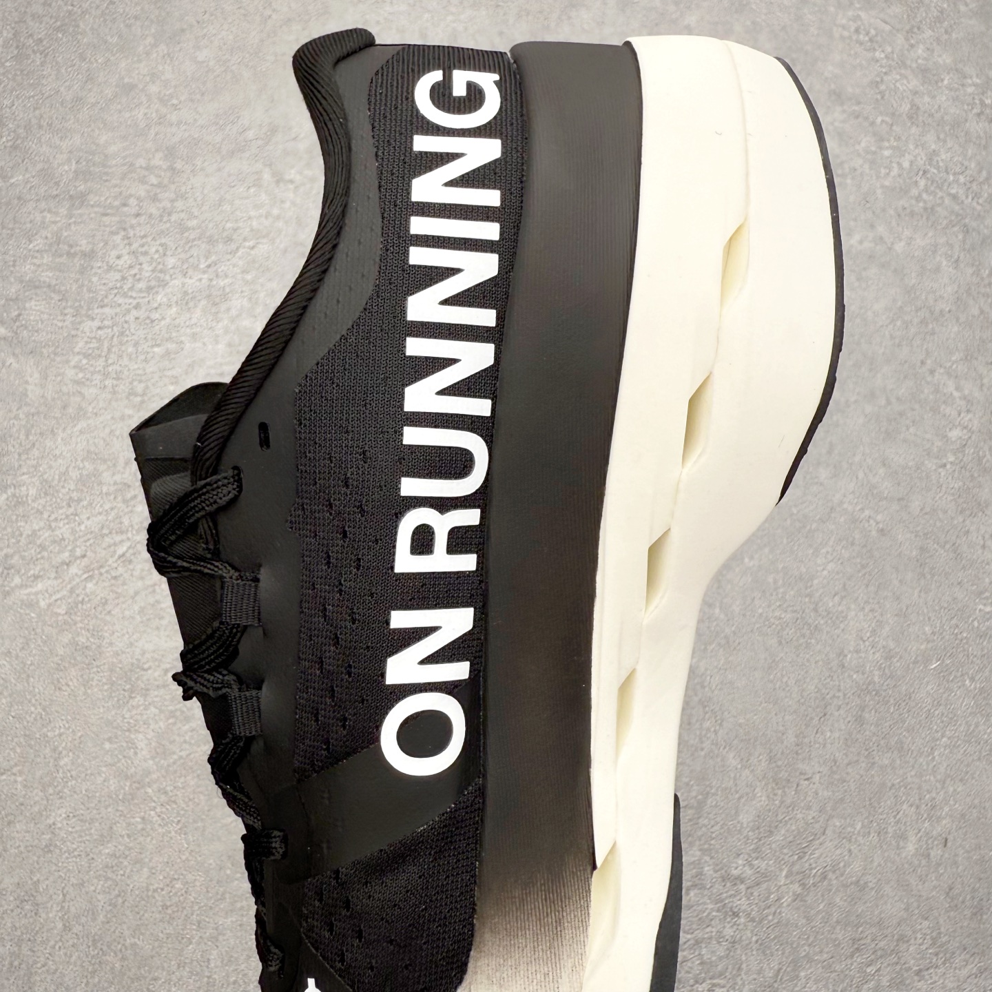 图片[7]-On昂跑 cloudboom max 舒适百搭支撑轻便 马拉松跑步鞋 此运动品牌 开创于2010年 缓震着陆、强效回弹、轻柔质感的设计构思始终是ON研制关键 与此同时基于“为全球提供革新性的跑步感受”信念 陆续推出了多款跑鞋及其以专业运动人体跑步工程学为设计关键的功能性跑步服饰设备 让跑者不费力气地畅快畅跑 尺码：36 36.5 37.5 38 38.5 39 40 40.5 41 42 42.5 43 44 44.5 45-选品中心