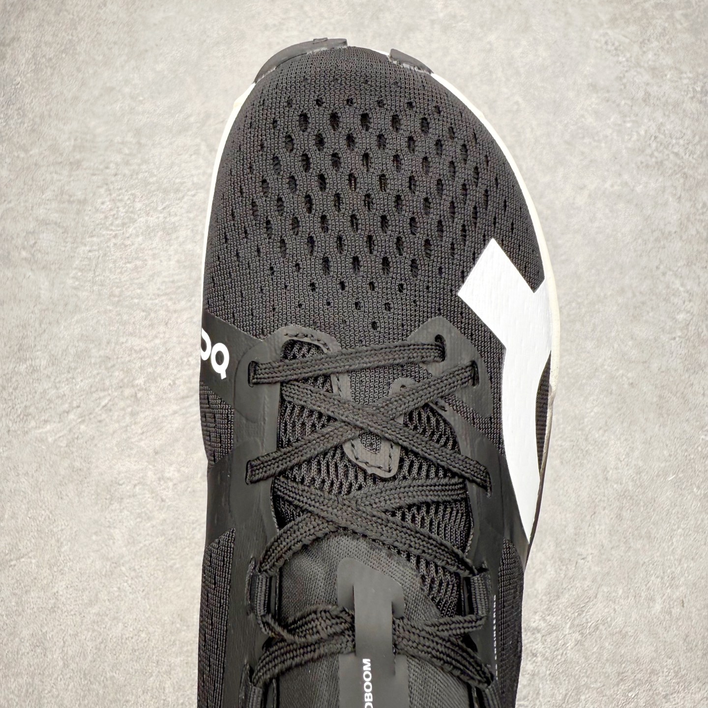 图片[4]-On昂跑 cloudboom max 舒适百搭支撑轻便 马拉松跑步鞋 此运动品牌 开创于2010年 缓震着陆、强效回弹、轻柔质感的设计构思始终是ON研制关键 与此同时基于“为全球提供革新性的跑步感受”信念 陆续推出了多款跑鞋及其以专业运动人体跑步工程学为设计关键的功能性跑步服饰设备 让跑者不费力气地畅快畅跑 尺码：36 36.5 37.5 38 38.5 39 40 40.5 41 42 42.5 43 44 44.5 45-选品中心