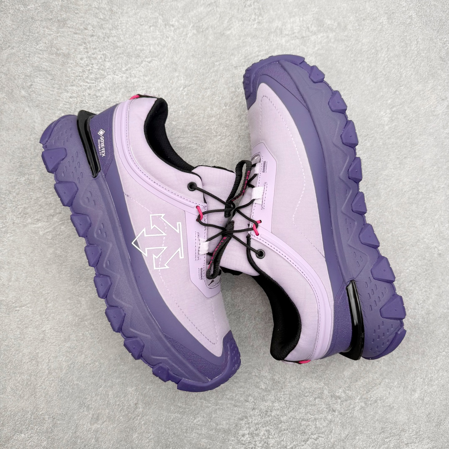 图片[3]-DESCENTE SKI STYLE SNOW RIDE 迪桑特舒适防滑耐磨低帮生活休闲鞋 DESCENTE（迪桑特）创立于1935年，品牌名取自法语词汇，意为“滑降”。品牌箭头标识代表滑雪的三种技术“高速直线滑行”、“穿越”和“侧滑”，也寓意品牌在打造高端专业运动产品中不断追求完美的创新精神，致力于成为中国高端专业滑雪、综训、女子、铁人三项、高尔夫的第一品牌。尺码：39 40 40.5 41 42 42.5 43 44 44.5 45-选品中心