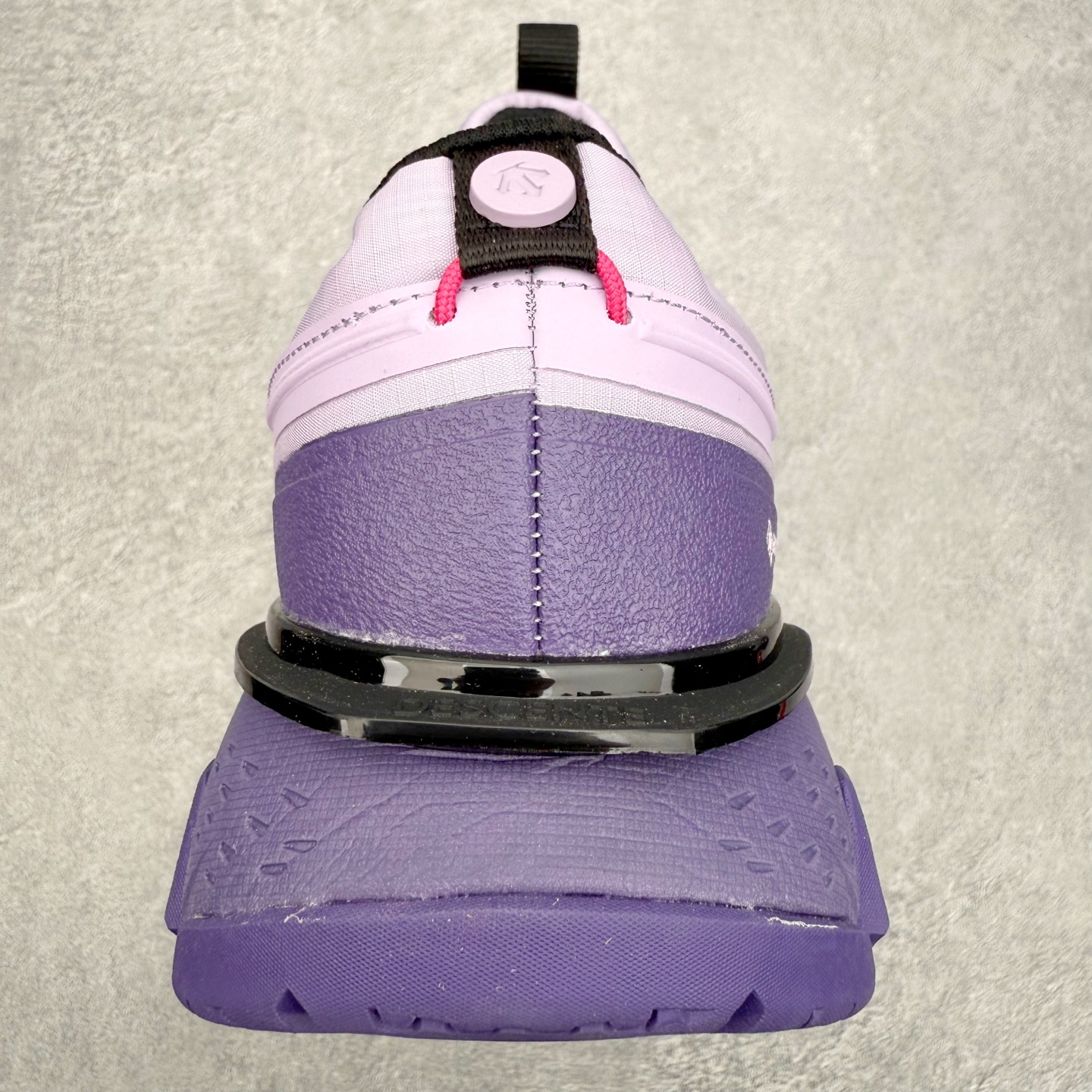 图片[8]-DESCENTE SKI STYLE SNOW RIDE 迪桑特舒适防滑耐磨低帮生活休闲鞋 DESCENTE（迪桑特）创立于1935年，品牌名取自法语词汇，意为“滑降”。品牌箭头标识代表滑雪的三种技术“高速直线滑行”、“穿越”和“侧滑”，也寓意品牌在打造高端专业运动产品中不断追求完美的创新精神，致力于成为中国高端专业滑雪、综训、女子、铁人三项、高尔夫的第一品牌。尺码：39 40 40.5 41 42 42.5 43 44 44.5 45-选品中心