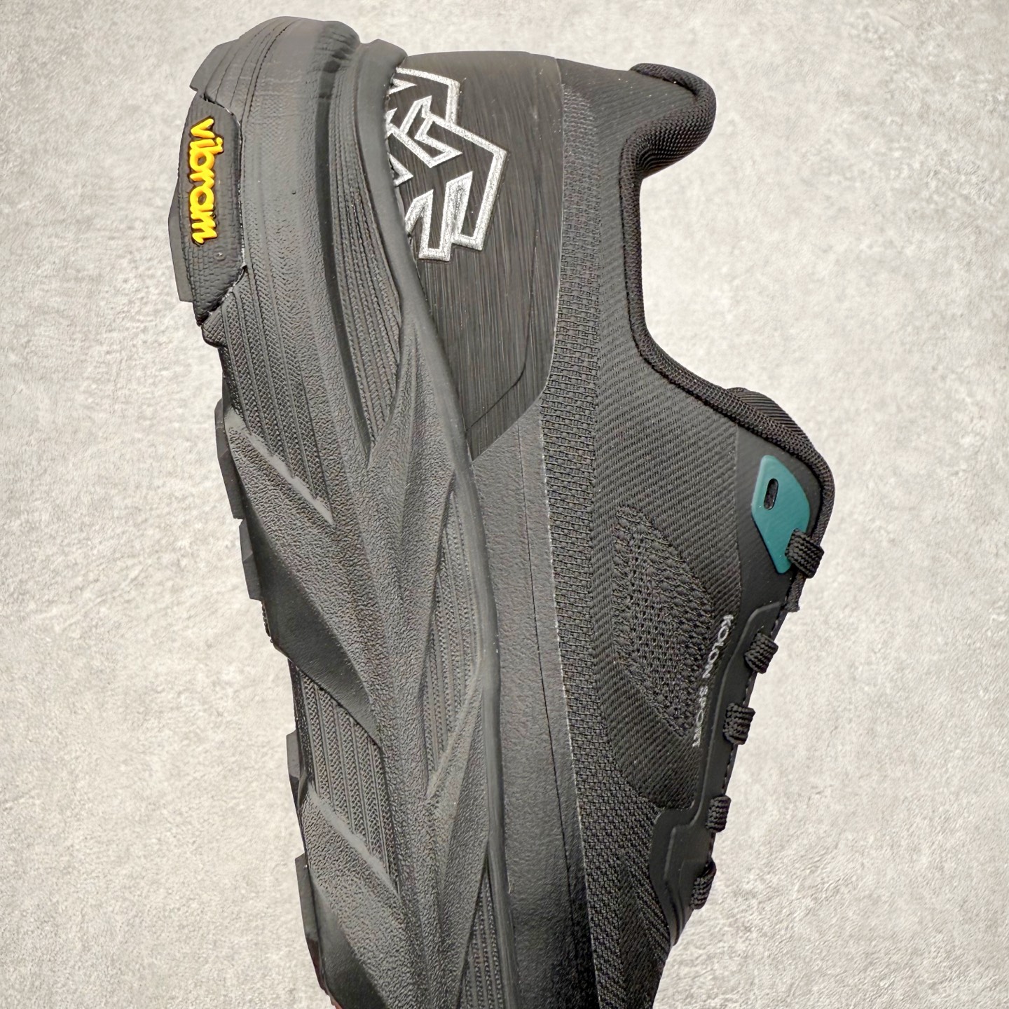 图片[6]-可隆KOLON SPORT 抓地V底巴斯夫轻盈KRUST越野跑鞋 户外功能鞋 男女同款 KOLON SPORT 可隆1973年诞生，并首次推出登山装备。自创立起，KOLON SPORT就把绿色定为基本色调，以常青树为品牌标志，坚持以关爱自然为己任，积极探求自然界的舒适，并以此应用于新产品的开发与研究。40多年来，历经不断革新，成就高端专业户外品牌。实拍调校N版已经零色差零失真 百分百还原实物色彩所见即所得 不存在货不对板色差等低级问题 选购参考实物拍摄 不混卖不参货 只用心做好货严格选品 承诺混一赔十 尺码：36 36.5 37.5 38 38.5 39 40 40.5 41 42 42.5 43 44 44.5 45-选品中心