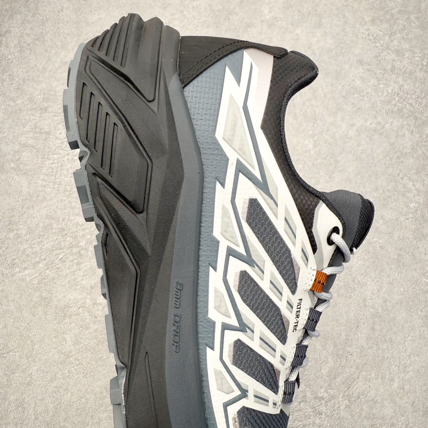 图片[9]-＃K版 凯乐石KAILAS 远征 MAX FLT 运动户外 防滑防水透气 低帮 登山徒步鞋 KAILAS凯乐石品牌是全球三大全系攀登品牌之一，于2003年创立于中国广州，致力于为有攀登梦想的户外运动员及爱好者，研发制造功能性专业装备，满足他们在极限环境下安全舒适的需求，凯乐石专注于科技面料的开发及专业功能设计，产品线覆盖登山、攀岩、徒步、越野跑山、露营、旅行等多项户外运动，通过运动员的测试反馈，不断进化迭代，产品荣获国内外大奖71座，发明专利21个，更突破性的自主研发攀登器械，打造出中国的攀登硬实力。实拍调校N版已经零色差零失真 百分百还原实物色彩所见即所得 不存在货不对板色差等低级问题 选购参考实物拍摄 不混卖不参货 只用心做好货严格选品 承诺混一赔十 尺码：36 36.5 37.5 38 38.5 39 39.5 40 40.5 41 41.5 42 42.5 43 44 44.5 45-选品中心