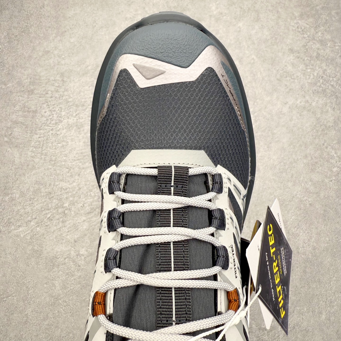 图片[4]-＃K版 凯乐石KAILAS 远征 MAX FLT 运动户外 防滑防水透气 低帮 登山徒步鞋 KAILAS凯乐石品牌是全球三大全系攀登品牌之一，于2003年创立于中国广州，致力于为有攀登梦想的户外运动员及爱好者，研发制造功能性专业装备，满足他们在极限环境下安全舒适的需求，凯乐石专注于科技面料的开发及专业功能设计，产品线覆盖登山、攀岩、徒步、越野跑山、露营、旅行等多项户外运动，通过运动员的测试反馈，不断进化迭代，产品荣获国内外大奖71座，发明专利21个，更突破性的自主研发攀登器械，打造出中国的攀登硬实力。实拍调校N版已经零色差零失真 百分百还原实物色彩所见即所得 不存在货不对板色差等低级问题 选购参考实物拍摄 不混卖不参货 只用心做好货严格选品 承诺混一赔十 尺码：36 36.5 37.5 38 38.5 39 39.5 40 40.5 41 41.5 42 42.5 43 44 44.5 45-选品中心