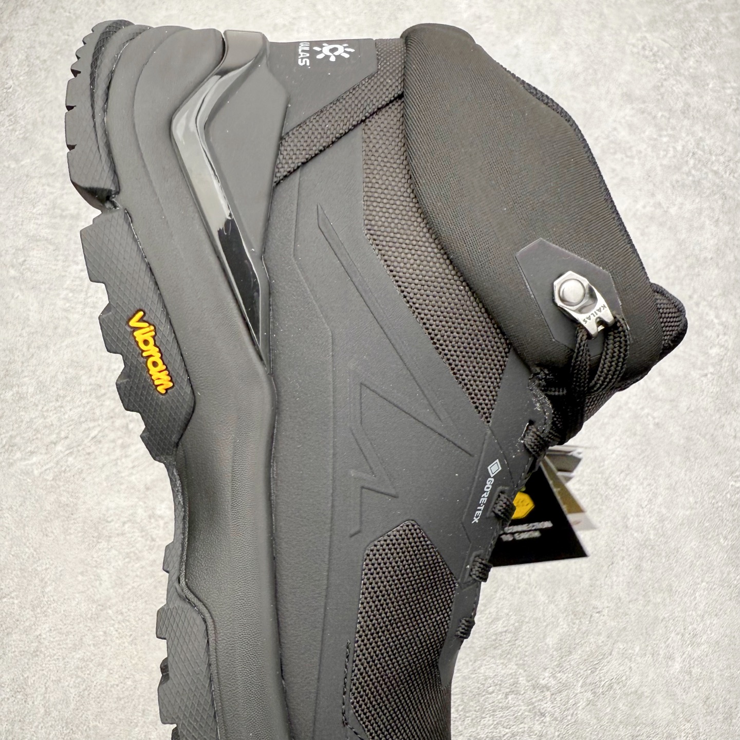 图片[6]-＃K版 凯乐石KAILAS 界山 GTX MID 时尚舒适简约经典潮流 耐磨防水 高帮 徒步鞋 KAILAS凯乐石品牌是全球三大全系攀登品牌之一，于2003年创立于中国广州，致力于为有攀登梦想的户外运动员及爱好者，研发制造功能性专业装备，满足他们在极限环境下安全舒适的需求，凯乐石专注于科技面料的开发及专业功能设计，产品线覆盖登山、攀岩、徒步、越野跑山、露营、旅行等多项户外运动，通过运动员的测试反馈，不断进化迭代，产品荣获国内外大奖71座，发明专利21个，更突破性的自主研发攀登器械，打造出中国的攀登硬实力。实拍调校N版已经零色差零失真 百分百还原实物色彩所见即所得 不存在货不对板色差等低级问题 选购参考实物拍摄 不混卖不参货 只用心做好货严格选品 承诺混一赔十 尺码：36 36.5 37.5 38 38.5 39 40 40.5 41 42 42.5 43 44 44.5 45-选品中心