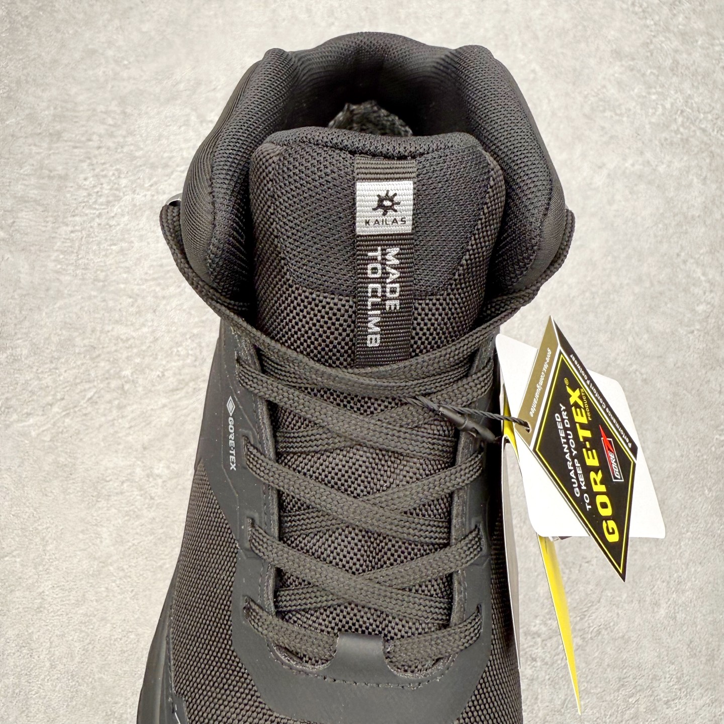 图片[5]-＃K版 凯乐石KAILAS 界山 GTX MID 时尚舒适简约经典潮流 耐磨防水 高帮 徒步鞋 KAILAS凯乐石品牌是全球三大全系攀登品牌之一，于2003年创立于中国广州，致力于为有攀登梦想的户外运动员及爱好者，研发制造功能性专业装备，满足他们在极限环境下安全舒适的需求，凯乐石专注于科技面料的开发及专业功能设计，产品线覆盖登山、攀岩、徒步、越野跑山、露营、旅行等多项户外运动，通过运动员的测试反馈，不断进化迭代，产品荣获国内外大奖71座，发明专利21个，更突破性的自主研发攀登器械，打造出中国的攀登硬实力。实拍调校N版已经零色差零失真 百分百还原实物色彩所见即所得 不存在货不对板色差等低级问题 选购参考实物拍摄 不混卖不参货 只用心做好货严格选品 承诺混一赔十 尺码：36 36.5 37.5 38 38.5 39 40 40.5 41 42 42.5 43 44 44.5 45-选品中心