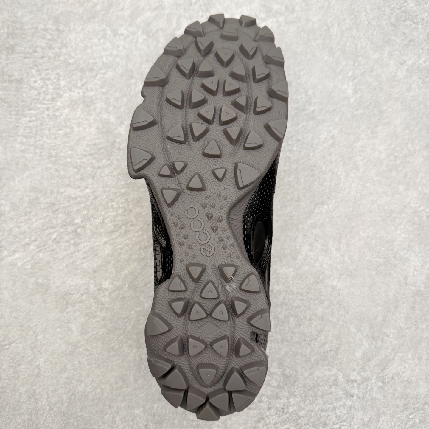 图片[9]-ECCO爱步跑步鞋百搭舒适 秋冬新款厚底休闲运动鞋男鞋 灵动系列 黄景瑜同款 品质牛皮鞋面，轻盈柔韧 具有良好的透气性 细腻柔软 简约系带设计 可自由调节松紧 贴合脚型 PU泡沫橡胶大底 抓地力强 具有良好的防滑耐磨性 时尚简约 休闲百搭 尺码：38 39 40 41 42 43 44 （皮鞋码）-选品中心