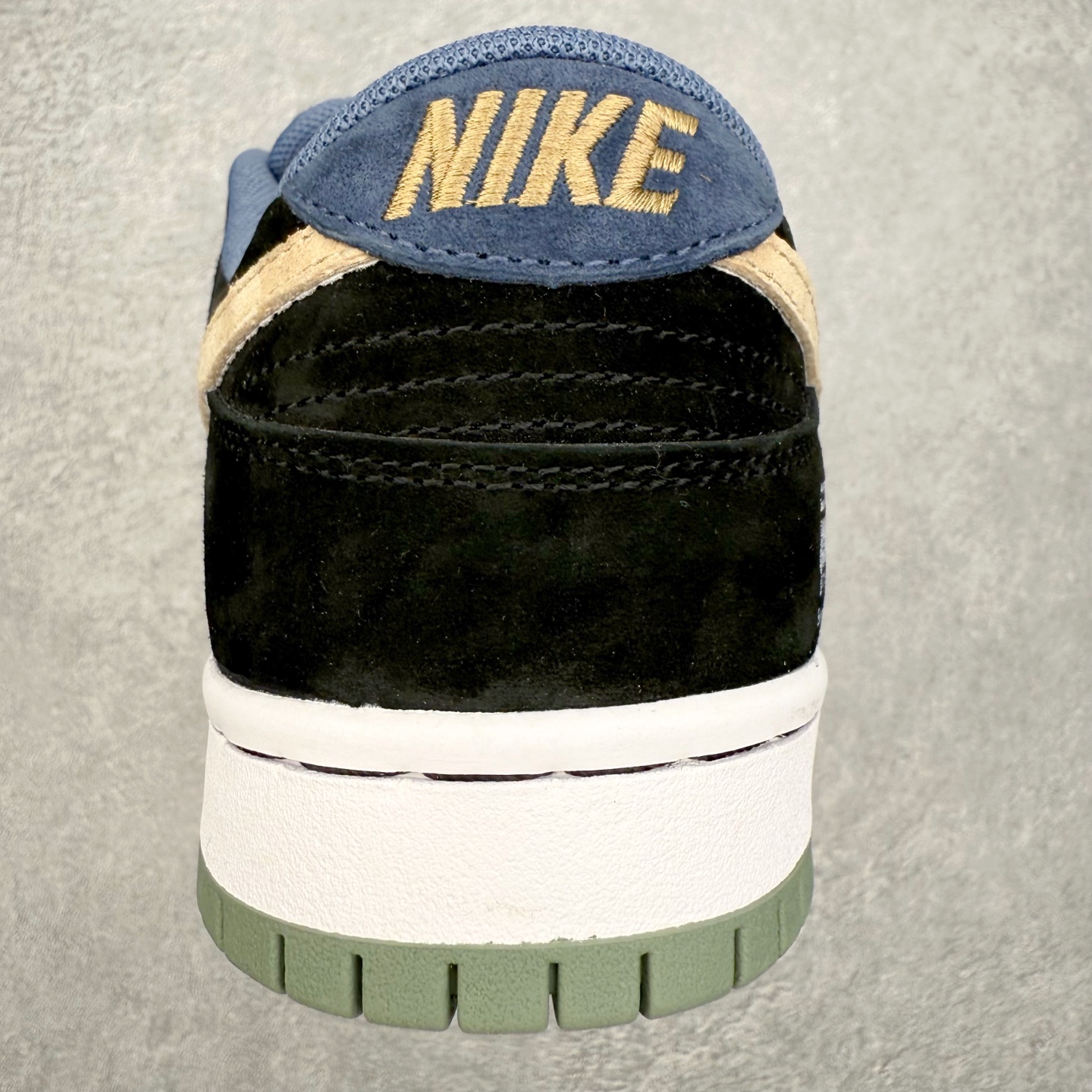 图片[8]-＃F版 NK SB Dunk Low HF3063-002 极限压缩利润空间 超乎所想的高性价比 用料绝不含糊 原盒原配 正确耐磨橡胶大底 超高清洁度 全鞋零毛边皮料切割 全套原楦原模倾力打造完美版型 尺码：36 36.5 37.5 38 38.5 39 40 40.5 41 42 42.5 43 44 44.5 45 46 47.5-选品中心