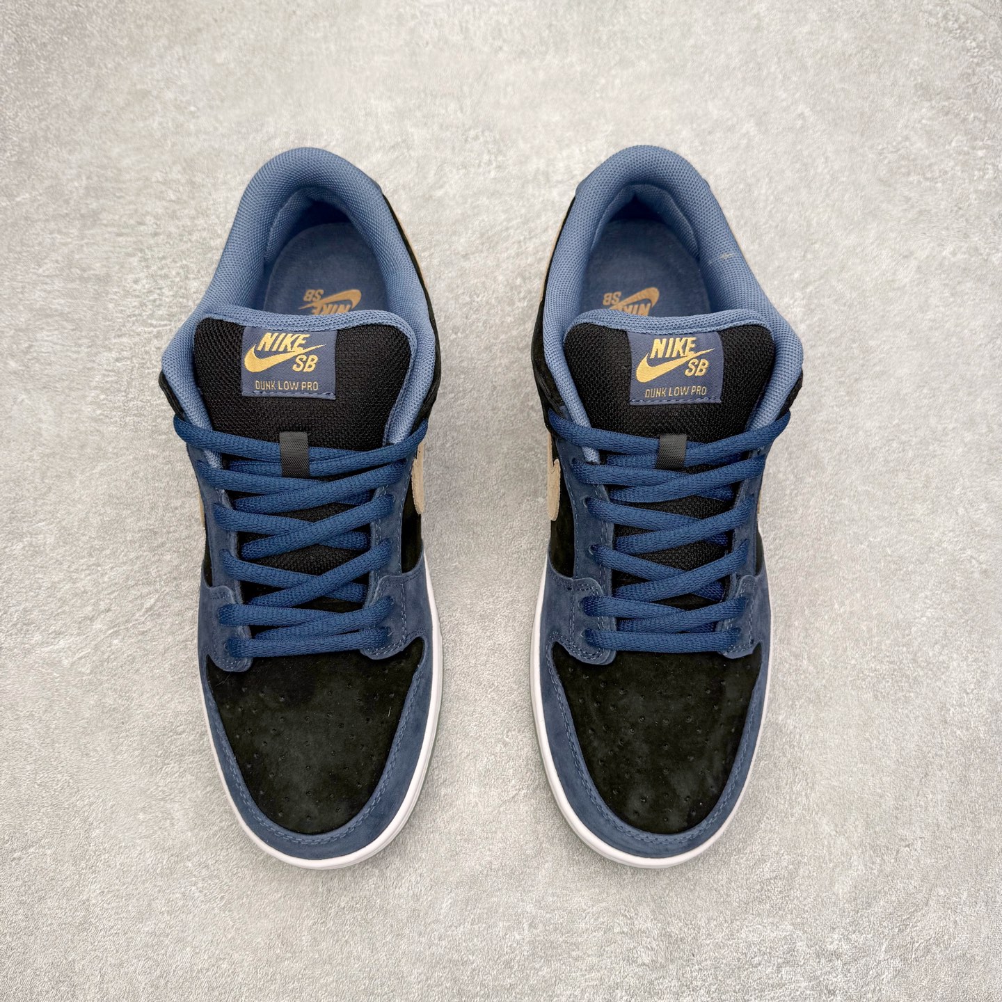 图片[2]-＃F版 NK SB Dunk Low HF3063-002 极限压缩利润空间 超乎所想的高性价比 用料绝不含糊 原盒原配 正确耐磨橡胶大底 超高清洁度 全鞋零毛边皮料切割 全套原楦原模倾力打造完美版型 尺码：36 36.5 37.5 38 38.5 39 40 40.5 41 42 42.5 43 44 44.5 45 46 47.5-选品中心