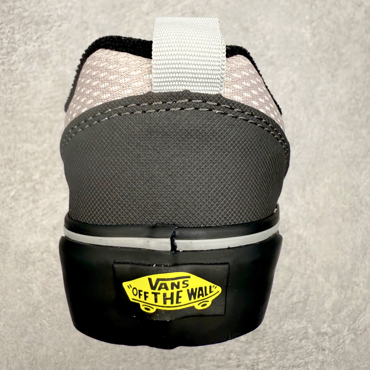 图片[8]-Vans Knu Skool 黑白闪电面包鞋 经典黑白主色 肥胖版大Logo 鞋底侧边搭配闪电标志⚡️复古酷炫 尺码：35 36 36.5 37 38 38.5 39 40 40.5 41 42 42.5 43 44 工艺：硫化1：1（重量1：1、真标、原钢印、材质标、鞋型标、合格证）-选品中心