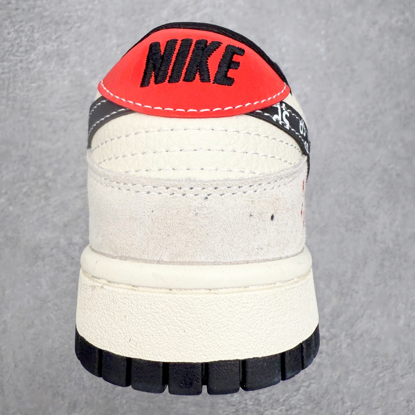 图片[8]-NK Dunk Low 定制配色 SD8888-007 大厂出品 极力推荐 原装头层材料 独家版型蒸餾加工帶來的是更好的视觉和脚感体验大厂纯原品质出货 清洁度 电绣工艺 皮料切割干净无任何毛边 细节完美 实拍调校N版已经零色差零失真 百分百还原实物色彩所见即所得 不存在货不对板色差等低级问题 选购参考实物拍摄 不混卖不参货 只用心做好货严格选品 承诺混一赔十 尺码：36 36.5 37.5 38 38.5 39 40 40.5 41 42 42.5 43 44 44.5 45-选品中心