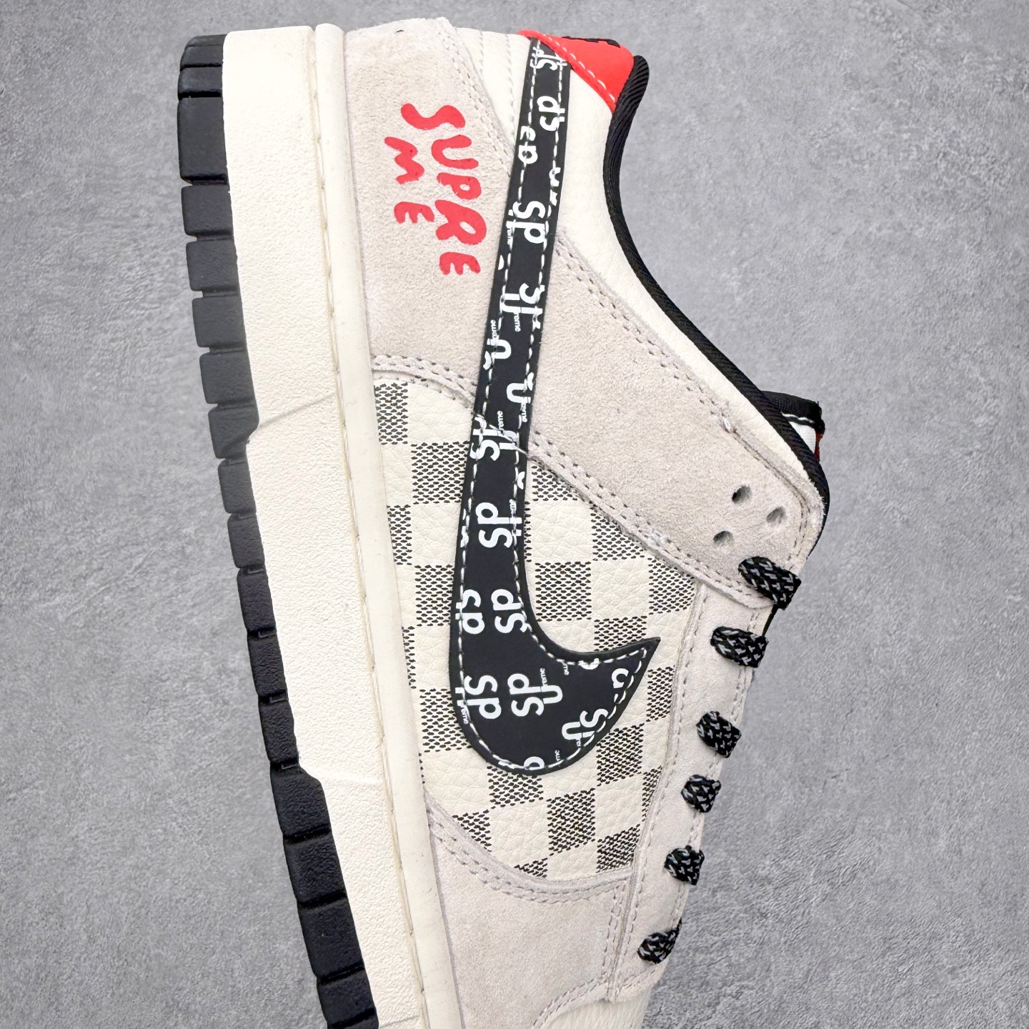 图片[6]-NK Dunk Low 定制配色 SD8888-007 大厂出品 极力推荐 原装头层材料 独家版型蒸餾加工帶來的是更好的视觉和脚感体验大厂纯原品质出货 清洁度 电绣工艺 皮料切割干净无任何毛边 细节完美 实拍调校N版已经零色差零失真 百分百还原实物色彩所见即所得 不存在货不对板色差等低级问题 选购参考实物拍摄 不混卖不参货 只用心做好货严格选品 承诺混一赔十 尺码：36 36.5 37.5 38 38.5 39 40 40.5 41 42 42.5 43 44 44.5 45-选品中心