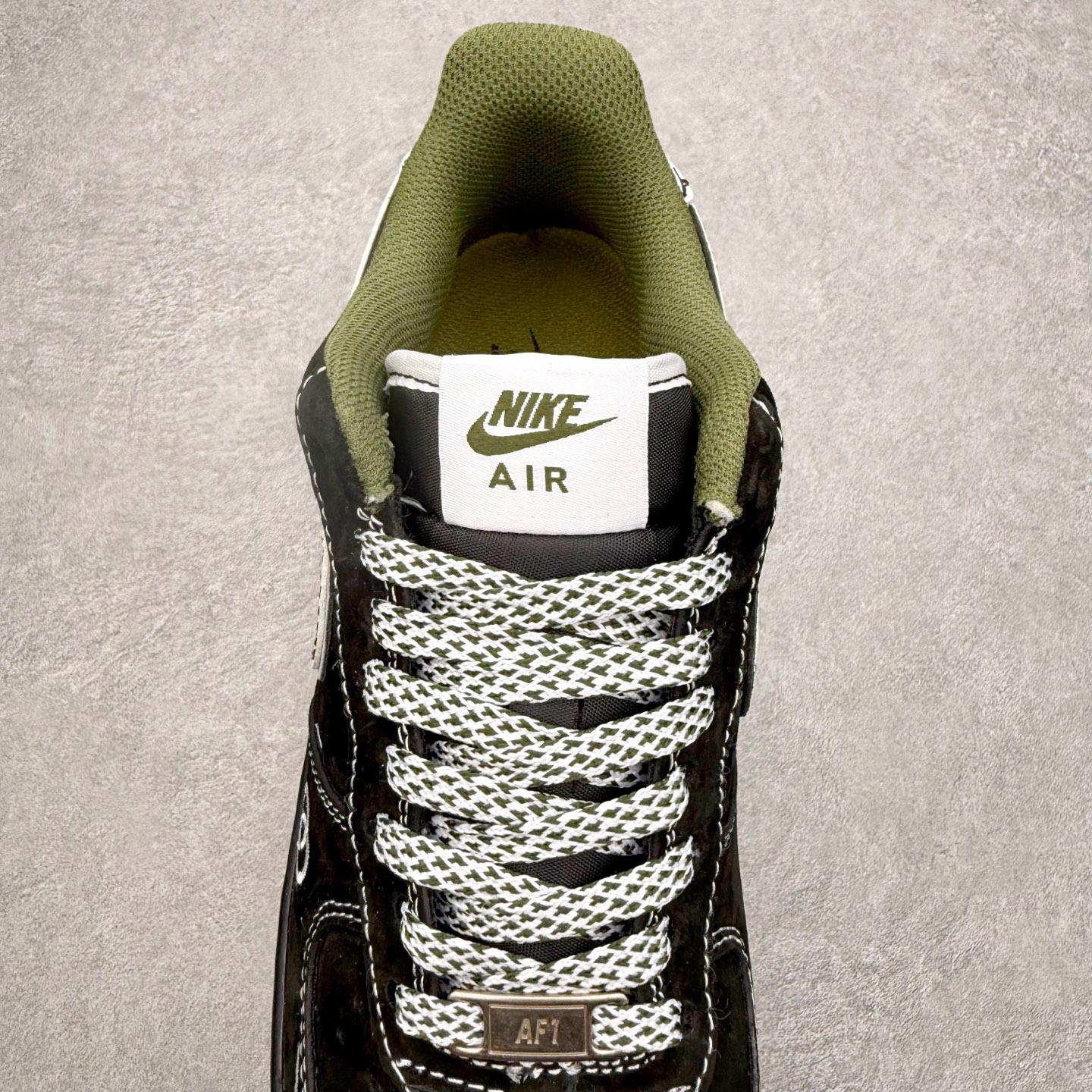 图片[5]-NK Air Force 1´07 Low 空军一号低帮百搭休闲运动板鞋 BB9577-113 柔软、弹性十足的缓震性能和出色的中底设计 横跨复古与现代的外型结合 造就出风靡全球 三十多年的Force 1 直到今天还深受青睐 实拍调校N版已经零色差零失真 百分百还原实物色彩所见即所得 不存在货不对板色差等低级问题 选购参考实物拍摄 不混卖不参货 只用心做好货严格选品 承诺混一赔十 尺码：36 36.5 37.5 38 38.5 39 40 40.5 41 42 42.5 43 44 44.5 45-选品中心