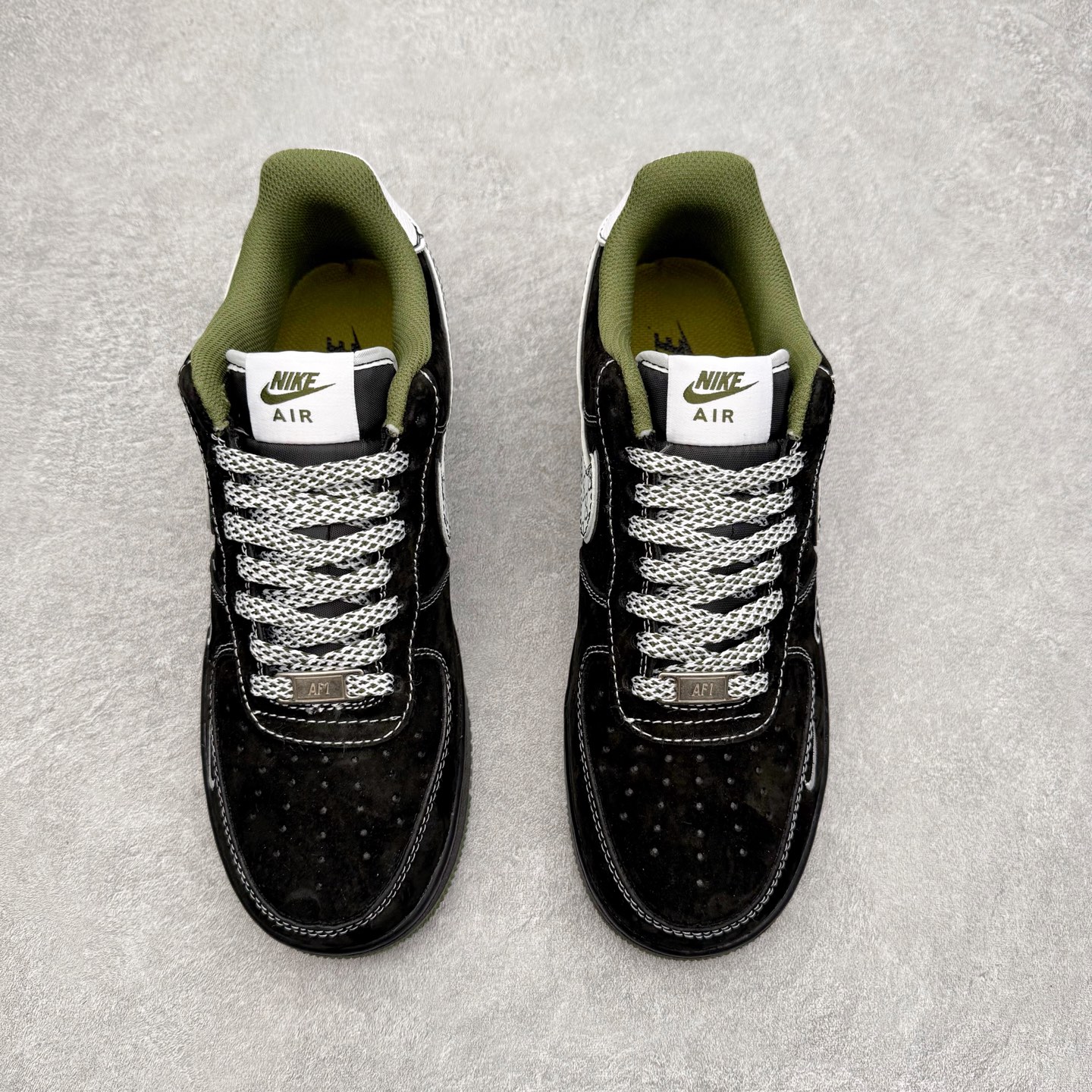 图片[2]-NK Air Force 1´07 Low 空军一号低帮百搭休闲运动板鞋 BB9577-113 柔软、弹性十足的缓震性能和出色的中底设计 横跨复古与现代的外型结合 造就出风靡全球 三十多年的Force 1 直到今天还深受青睐 实拍调校N版已经零色差零失真 百分百还原实物色彩所见即所得 不存在货不对板色差等低级问题 选购参考实物拍摄 不混卖不参货 只用心做好货严格选品 承诺混一赔十 尺码：36 36.5 37.5 38 38.5 39 40 40.5 41 42 42.5 43 44 44.5 45-选品中心