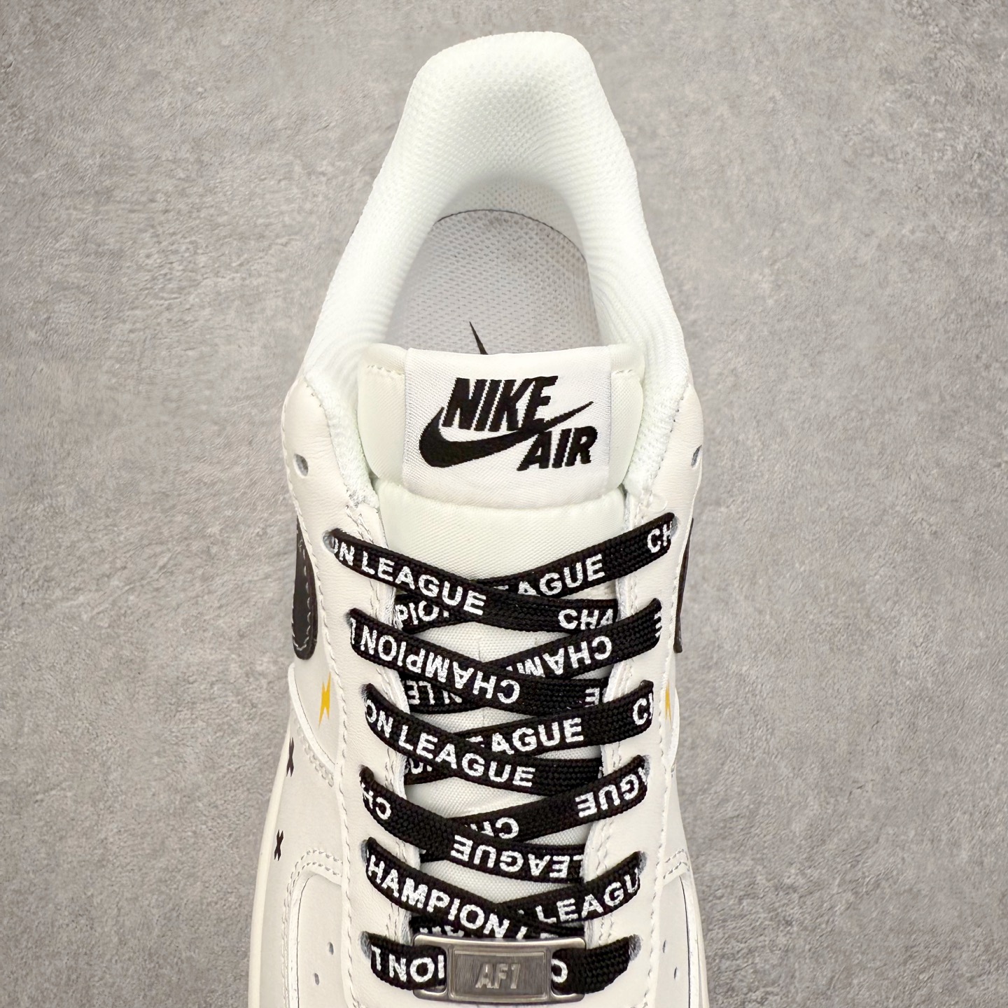 图片[5]-NK Air Force 1´07 Low 空军一号低帮百搭休闲运动板鞋 JP8028-072 柔软、弹性十足的缓震性能和出色的中底设计 横跨复古与现代的外型结合 造就出风靡全球 三十多年的Force 1 直到今天还深受青睐 实拍调校N版已经零色差零失真 百分百还原实物色彩所见即所得 不存在货不对板色差等低级问题 选购参考实物拍摄 不混卖不参货 只用心做好货严格选品 承诺混一赔十 尺码：36 36.5 37.5 38 38.5 39 40 40.5 41 42 42.5 43 44 44.5 45-选品中心