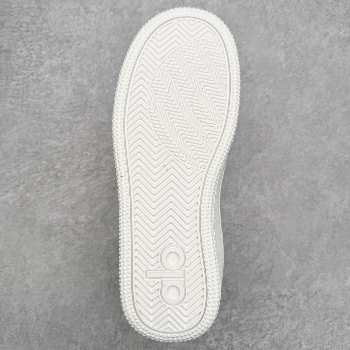 图片[9]-Alo yoga 易梦玲 Jisoo智秀 等多位明星同款上脚 主打各大平台外贸主推大厂采购原材料多处细节一步到位 生产细节 没得说 一款随意搭配的都好看的鞋子aIo采用增高4cm 主打熊猫色 春夏秋冬四季款 舒适简约板鞋 TPU防滑耐磨鞋底 #alo #alo女孩 #AIo #健身穿搭 #鞋子推荐 #板鞋 尺码：35 36 37 38 39 40 41 42 43 44 45-选品中心