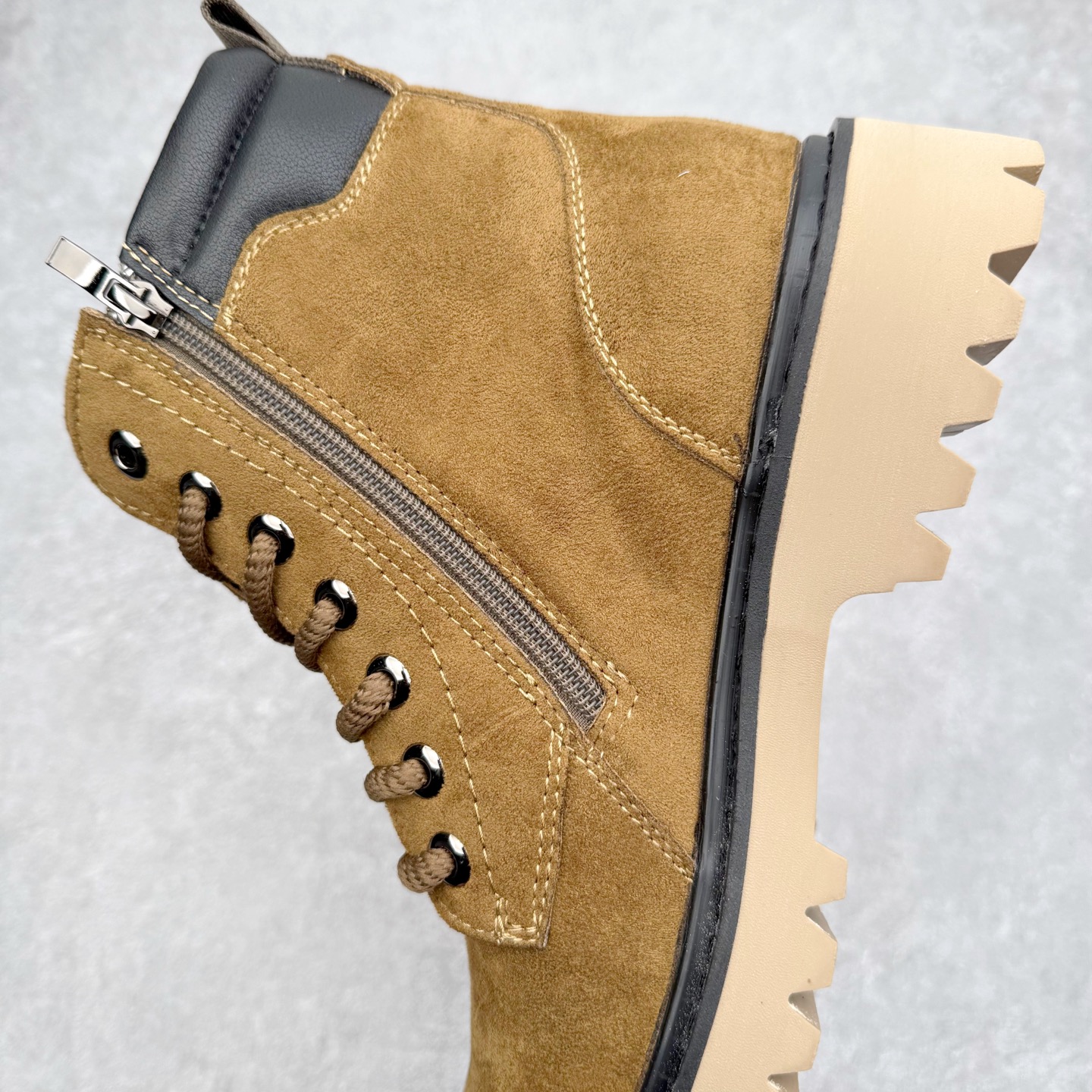 图片[7]-Timberland添柏岚/天伯伦 秋冬新品 秋冬必备户外休闲大黄靴系列#广东大厂品质 原盒原包装 时尚潮流搭配 面料采用意大利🇮🇹顶级磨砂细纹牛皮 轻质大底 搭配防臭防腐真皮乳胶鞋垫 大底到五金都是代工厂原材料制作 同原版固特异永不开胶工艺 好货不杀猪 首单质量严格把控 全网独家首发 品质毋庸置疑 全套官网统一包装 给您完美的穿着体验 质量考究耐穿 型男必备 专治不帅 高品质脚感一流 今年冬季防寒户外专用 日常随意搭配 尺码：38-44（皮鞋码）-选品中心