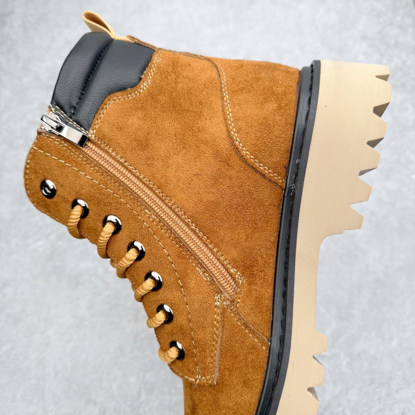 图片[7]-Timberland添柏岚/天伯伦 秋冬新品 秋冬必备户外休闲大黄靴系列#广东大厂品质 原盒原包装 时尚潮流搭配 面料采用意大利🇮🇹顶级磨砂细纹牛皮 轻质大底 搭配防臭防腐真皮乳胶鞋垫 大底到五金都是代工厂原材料制作 同原版固特异永不开胶工艺 好货不杀猪 首单质量严格把控 全网独家首发 品质毋庸置疑 全套官网统一包装 给您完美的穿着体验 质量考究耐穿 型男必备 专治不帅 高品质脚感一流 今年冬季防寒户外专用 日常随意搭配 尺码：38-44（皮鞋码）-选品中心