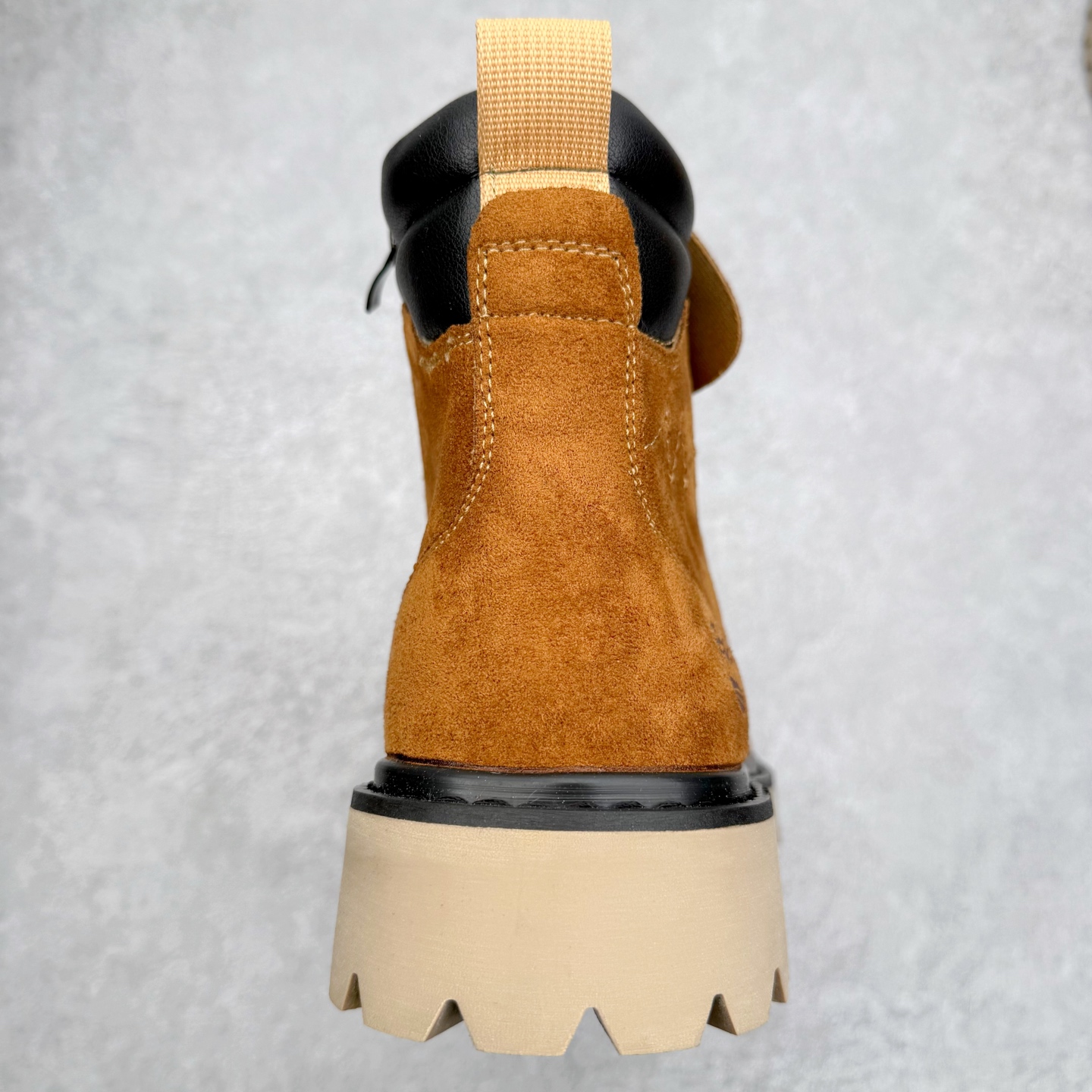 图片[8]-Timberland添柏岚/天伯伦 秋冬新品 秋冬必备户外休闲大黄靴系列#广东大厂品质 原盒原包装 时尚潮流搭配 面料采用意大利🇮🇹顶级磨砂细纹牛皮 轻质大底 搭配防臭防腐真皮乳胶鞋垫 大底到五金都是代工厂原材料制作 同原版固特异永不开胶工艺 好货不杀猪 首单质量严格把控 全网独家首发 品质毋庸置疑 全套官网统一包装 给您完美的穿着体验 质量考究耐穿 型男必备 专治不帅 高品质脚感一流 今年冬季防寒户外专用 日常随意搭配 尺码：38-44（皮鞋码）-选品中心