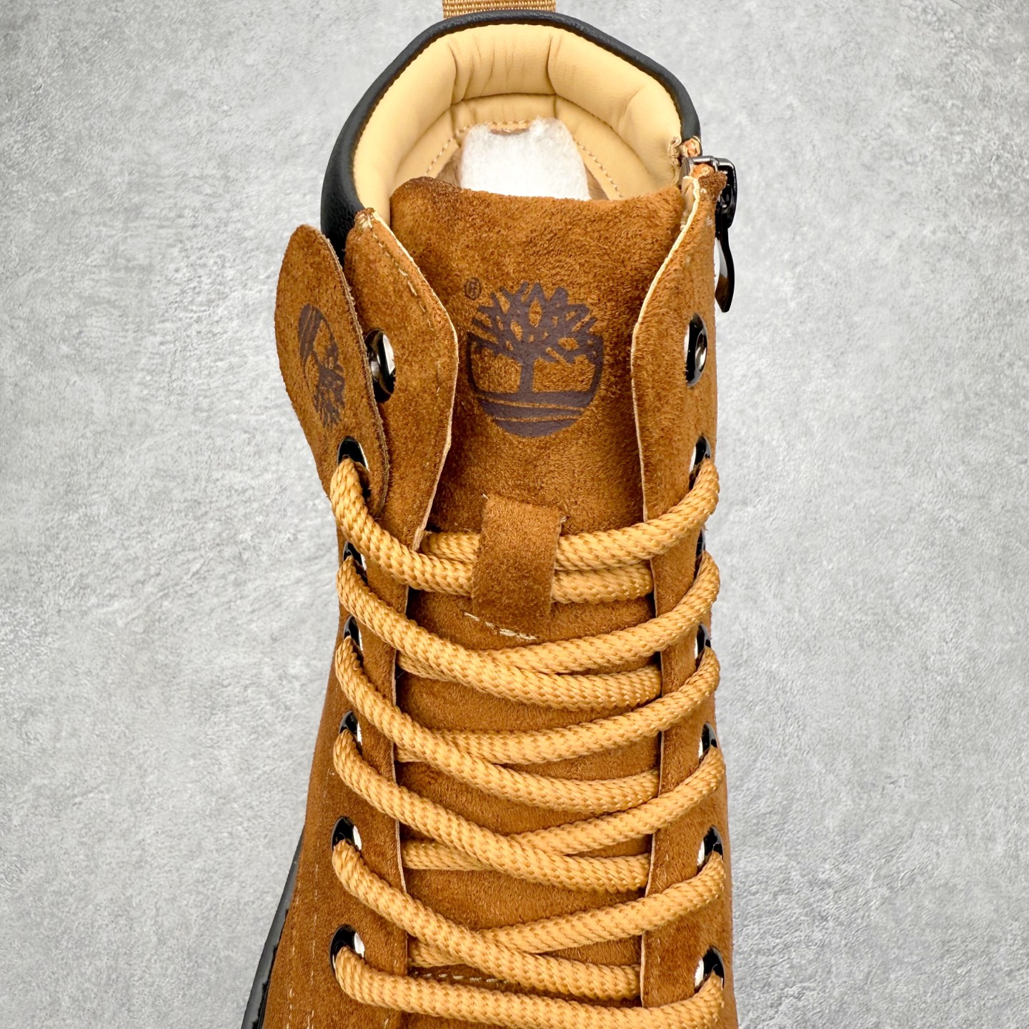 图片[5]-Timberland添柏岚/天伯伦 秋冬新品 秋冬必备户外休闲大黄靴系列#广东大厂品质 原盒原包装 时尚潮流搭配 面料采用意大利🇮🇹顶级磨砂细纹牛皮 轻质大底 搭配防臭防腐真皮乳胶鞋垫 大底到五金都是代工厂原材料制作 同原版固特异永不开胶工艺 好货不杀猪 首单质量严格把控 全网独家首发 品质毋庸置疑 全套官网统一包装 给您完美的穿着体验 质量考究耐穿 型男必备 专治不帅 高品质脚感一流 今年冬季防寒户外专用 日常随意搭配 尺码：38-44（皮鞋码）-选品中心