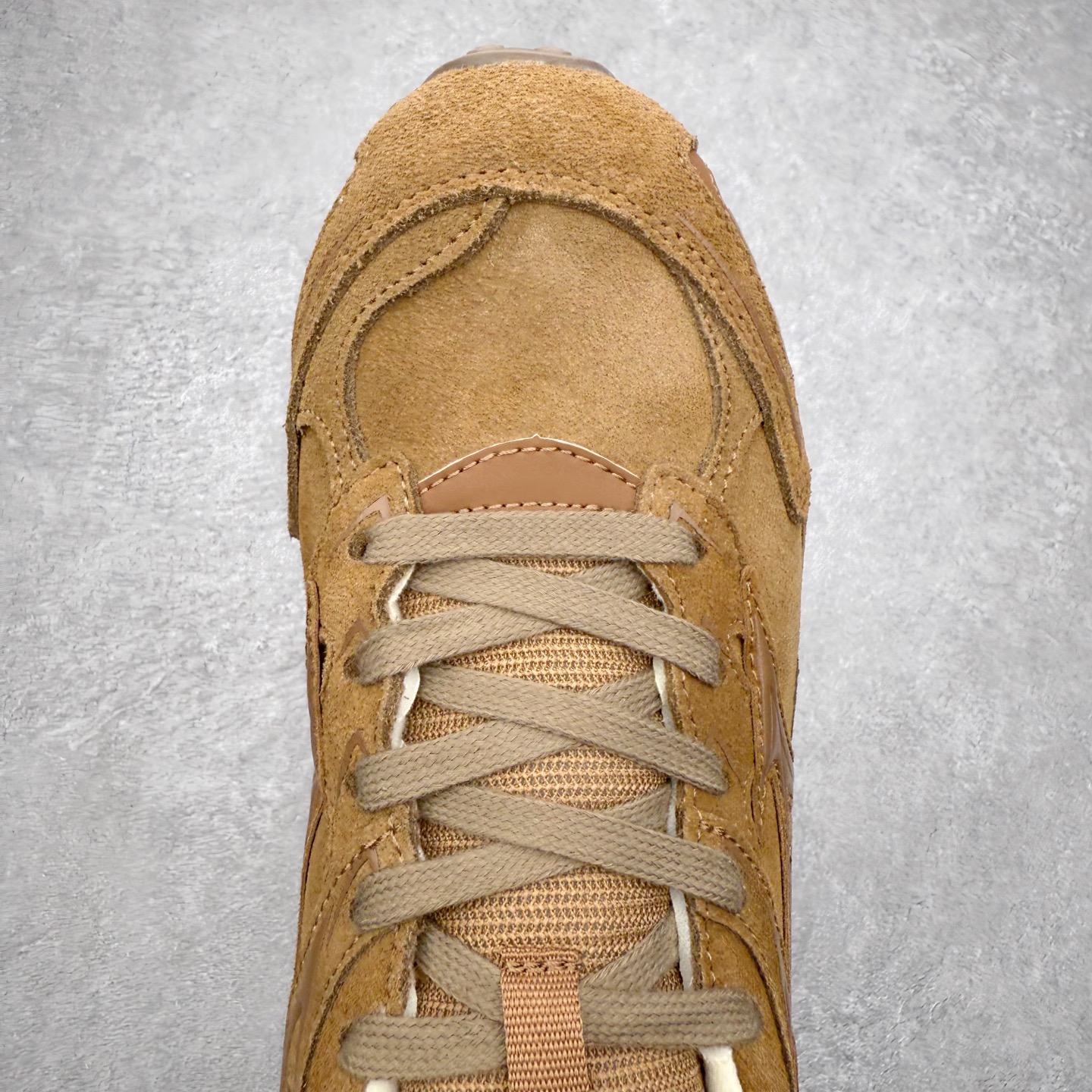 图片[4]-Mizuno LG 60S 2k 舒适百搭 德训 薄底 低帮 生活休闲鞋 男女同款 棕色 美津浓（Mizuno）是日本美津浓株式会社于1906年创立的运动品牌，经过一个多世纪的不断努力现已成为世界著名的运动器具、服装和鞋类生产商。美津浓力求服务于各类运动项目，并竭力使运动生活更加愉快和振奋。产品种类齐全，覆盖几乎全部主要运动项目，达到30万多个品类。尺码：36 36.5 37.5 38 38.5 39 40 40.5 41 42 42.5 43 44 44.5 45-选品中心