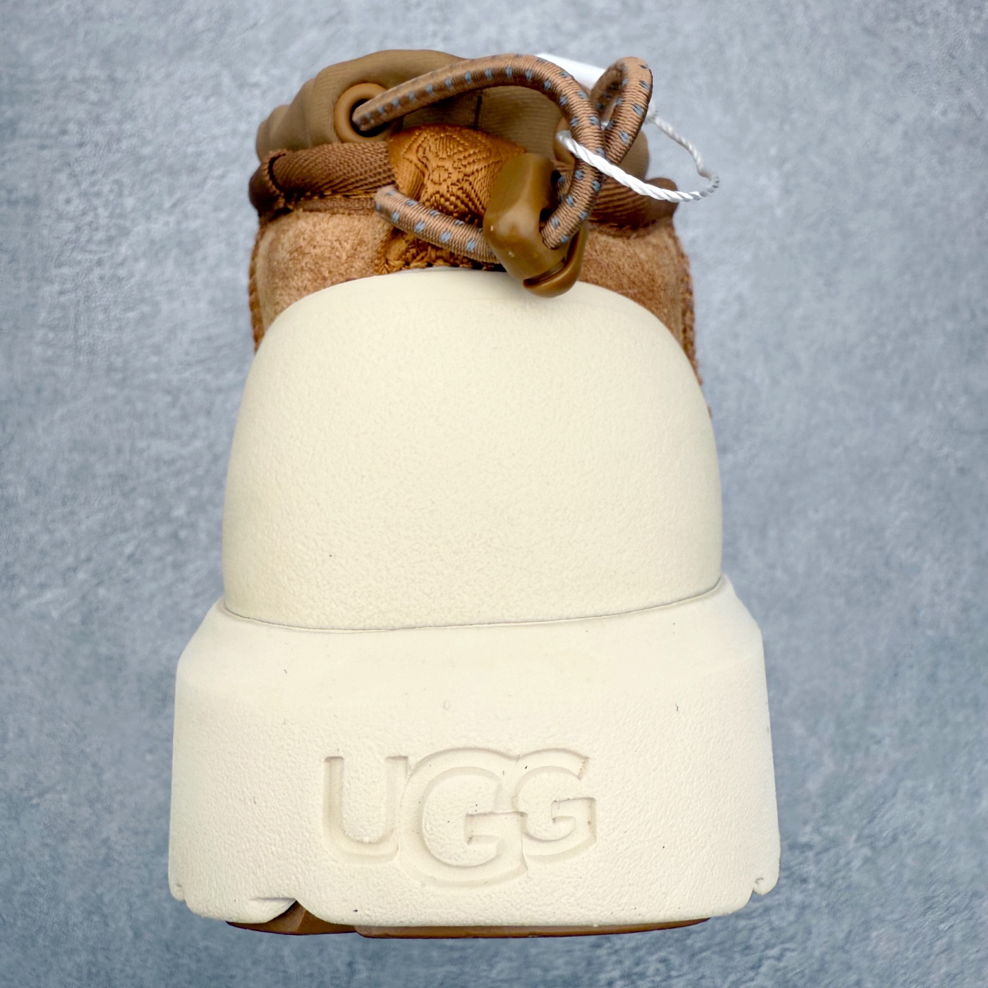 图片[8]-＃GD UGG 4196 经典秋冬羊皮毛一体雪地靴 隆丰A级澳洲进口羊皮毛一体 完全遵循ZP工艺流程 代工厂原厂版师 秉承无原鞋不开发选择 注重每一处细节 市面最正版型 TREADLITE\\\”轻翼\\\”科技外底 轻便/耐用/柔韧/桩型【售后郑重承诺】一个月内若出现重大脱胶/断底等质量问题 直接为您换新 翻毛皮鞋面 细腻亲肤再生聚酯纤维滚边 舒适易打理 保暖性佳 UGG plush™ 里衬和内底 茸软亲肤 舒适暖足 经典鞋型搭配轻盈厚底 稳稳拿捏秋冬出街时髦造型 Treadlite by UGG 轻翼大底 轻盈缓震 为双足减负 舒适轻便 助你轻松畅玩整天 尺码：35 36 37 38 39 40 41 42 43 44 45-选品中心