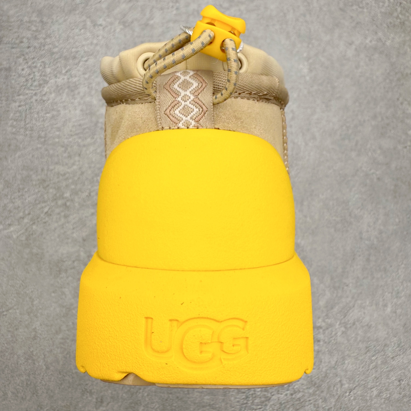 图片[8]-＃GD UGG 4196 经典秋冬羊皮毛一体雪地靴 隆丰A级澳洲进口羊皮毛一体 完全遵循ZP工艺流程 代工厂原厂版师 秉承无原鞋不开发选择 注重每一处细节 市面最正版型 TREADLITE\\\”轻翼\\\”科技外底 轻便/耐用/柔韧/桩型【售后郑重承诺】一个月内若出现重大脱胶/断底等质量问题 直接为您换新 翻毛皮鞋面 细腻亲肤再生聚酯纤维滚边 舒适易打理 保暖性佳 UGG plush™ 里衬和内底 茸软亲肤 舒适暖足 经典鞋型搭配轻盈厚底 稳稳拿捏秋冬出街时髦造型 Treadlite by UGG 轻翼大底 轻盈缓震 为双足减负 舒适轻便 助你轻松畅玩整天 尺码：35 36 37 38 39 40 41 42 43 44 45-选品中心