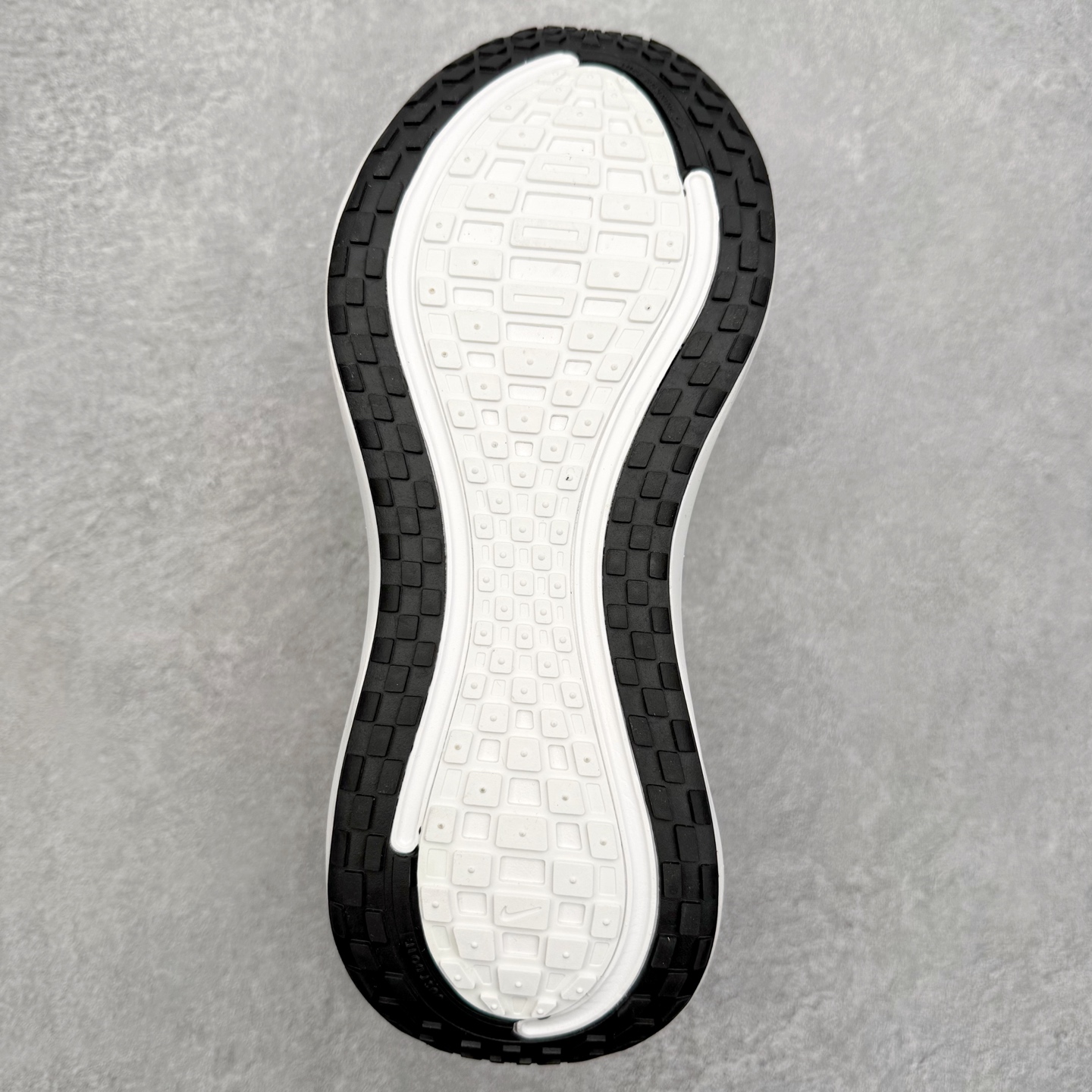 图片[9]-NK Vomero Plus 时尚舒适 网布防滑耐磨 低帮跑步鞋 HV8154-604 实拍调校N版已经零色差零失真 百分百还原实物色彩所见即所得 不存在货不对板色差等低级问题 选购参考实物拍摄 不混卖不参货 只用心做好货严格选品 承诺混一赔十 尺码：36 36.5 37.5 38 38.5 39 40 40.5 41 42 42.5 43 44 44.5 45-选品中心