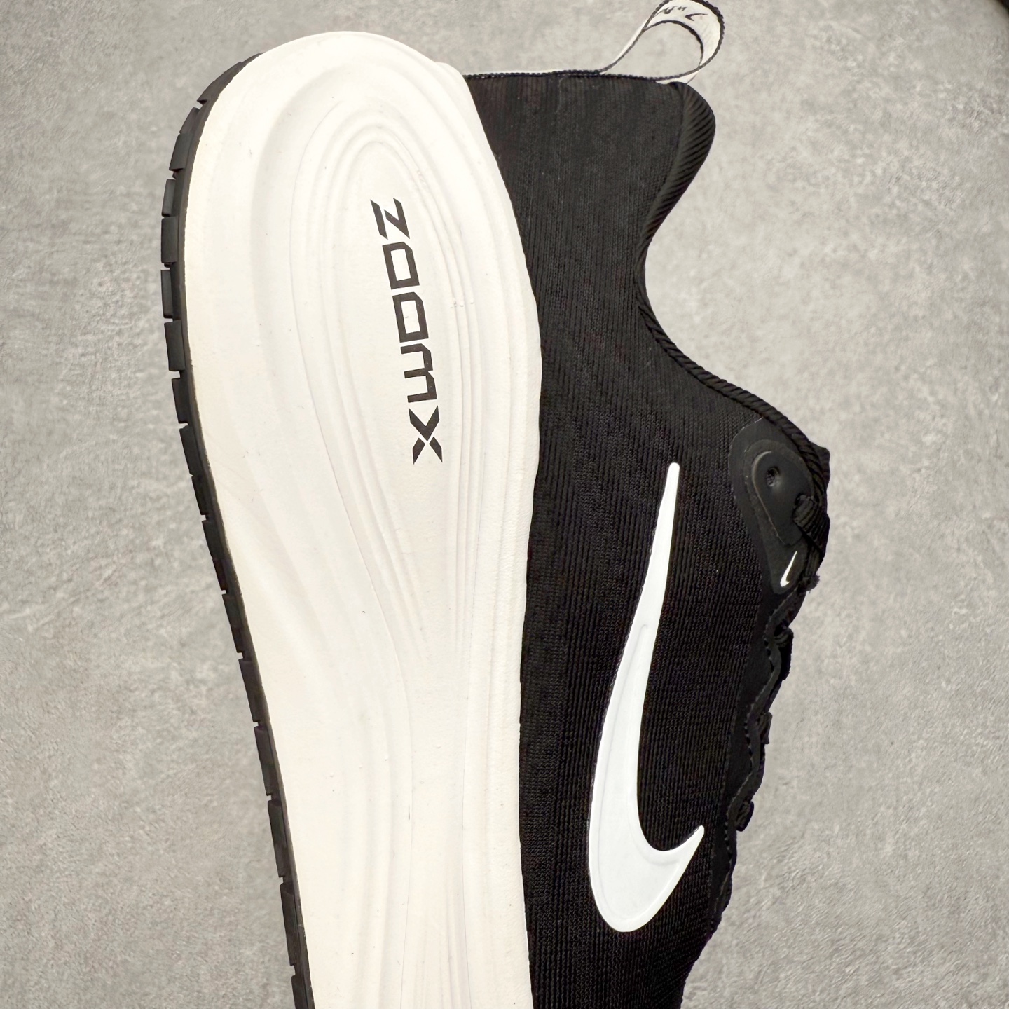 图片[6]-NK Vomero Plus 时尚舒适 网布防滑耐磨 低帮跑步鞋 HV8154-604 实拍调校N版已经零色差零失真 百分百还原实物色彩所见即所得 不存在货不对板色差等低级问题 选购参考实物拍摄 不混卖不参货 只用心做好货严格选品 承诺混一赔十 尺码：36 36.5 37.5 38 38.5 39 40 40.5 41 42 42.5 43 44 44.5 45-选品中心