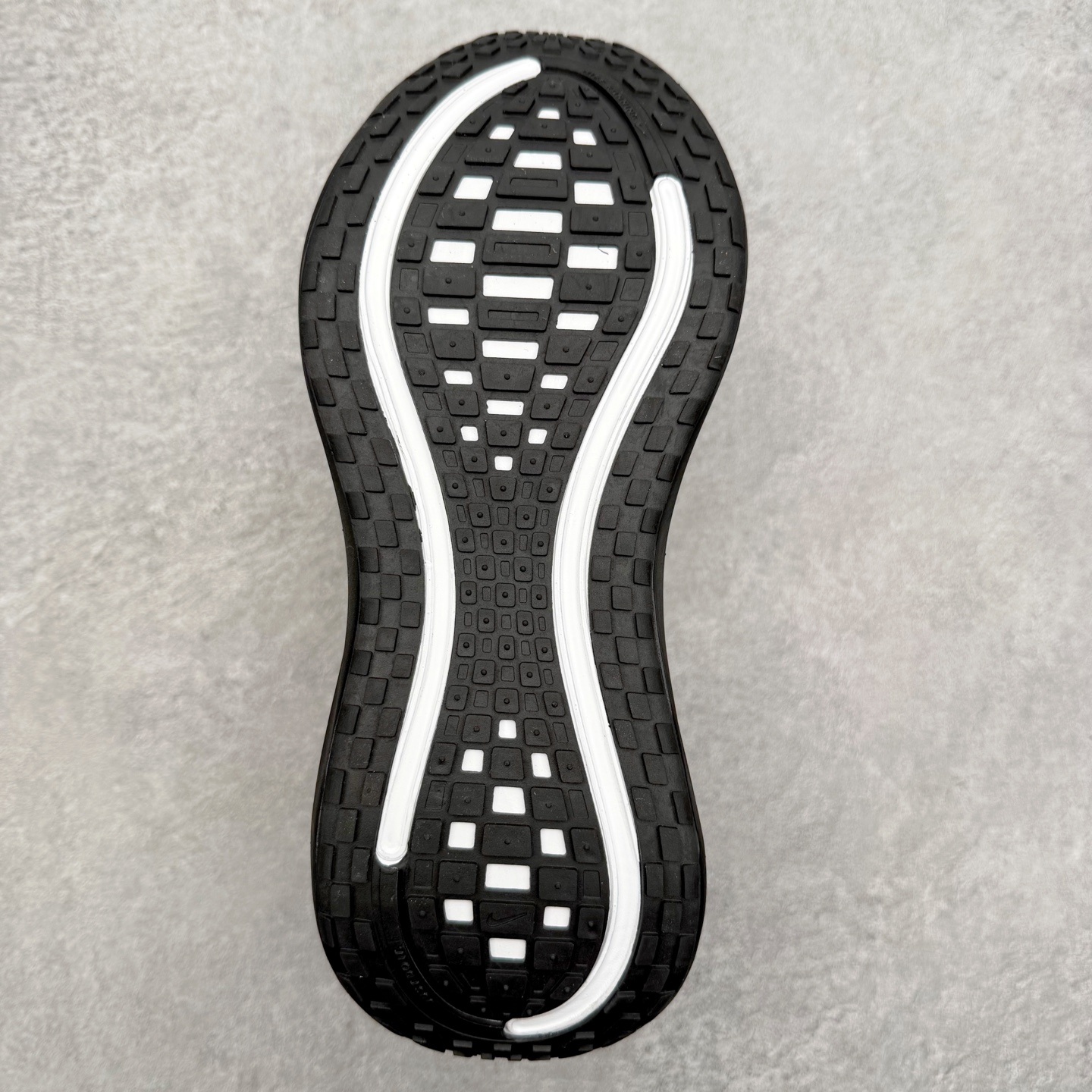 图片[9]-NK Vomero Plus 时尚舒适 网布防滑耐磨 低帮跑步鞋 HV8154-604 实拍调校N版已经零色差零失真 百分百还原实物色彩所见即所得 不存在货不对板色差等低级问题 选购参考实物拍摄 不混卖不参货 只用心做好货严格选品 承诺混一赔十 尺码：36 36.5 37.5 38 38.5 39 40 40.5 41 42 42.5 43 44 44.5 45-选品中心