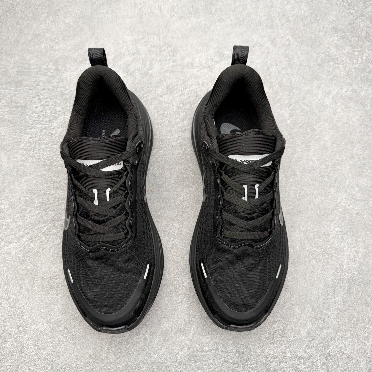 图片[2]-NK Vomero Plus 时尚舒适 网布防滑耐磨 低帮跑步鞋 HV8154-604 实拍调校N版已经零色差零失真 百分百还原实物色彩所见即所得 不存在货不对板色差等低级问题 选购参考实物拍摄 不混卖不参货 只用心做好货严格选品 承诺混一赔十 尺码：36 36.5 37.5 38 38.5 39 40 40.5 41 42 42.5 43 44 44.5 45-选品中心