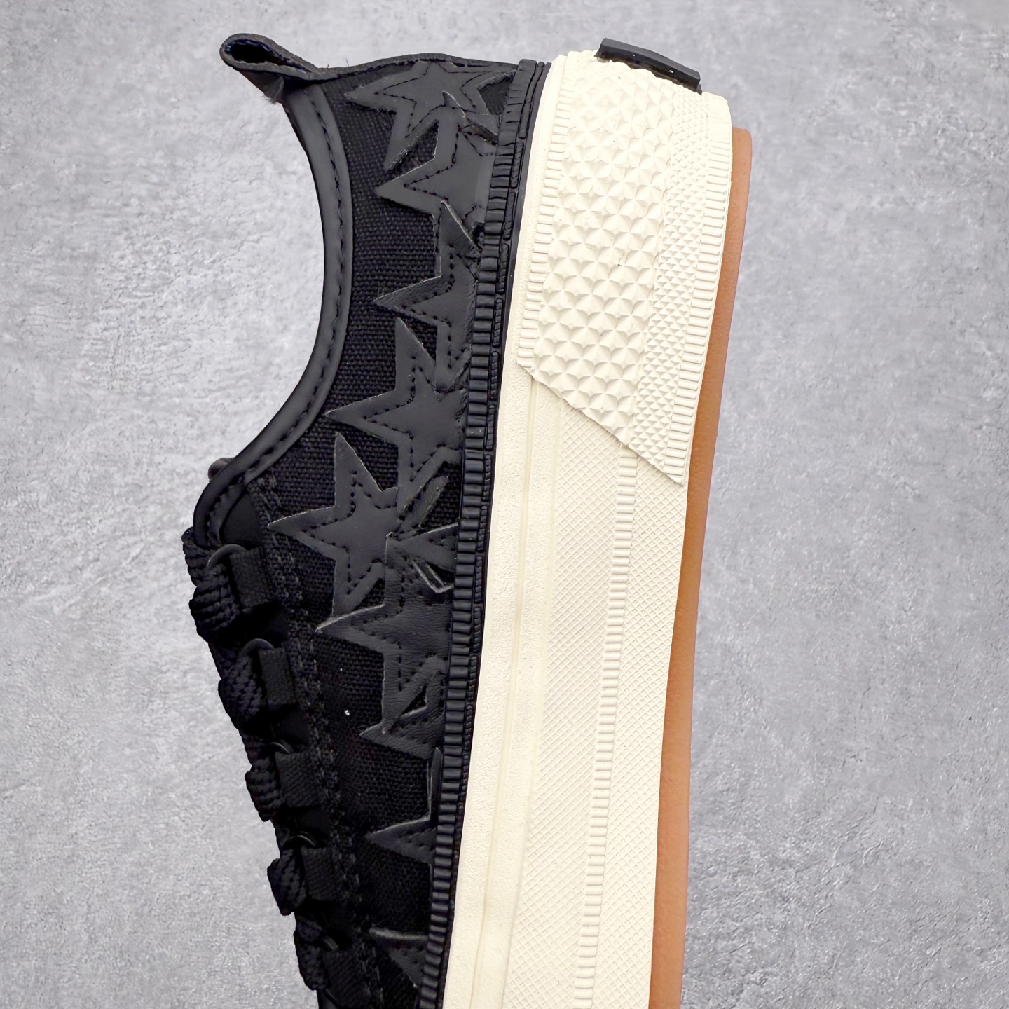 图片[7]-AMIRI Ma Court Low 埃米尔情侣款厚底刺绣复古休闲鞋 经典黑白棋盘格高盎司帆布鞋面搭配精致Ma刺绣将整体质感拉满，加厚格纹橡胶软底，增加耐磨有防滑，后跟部分鞋垫足足一厘米厚，上脚舒适度大大提升，全牛皮内里不捂脚，系带不穿孔的设计非常赞，舒适度和时髦度双双在线！尺码：36 37 38 39 40 41 42 43 44-选品中心