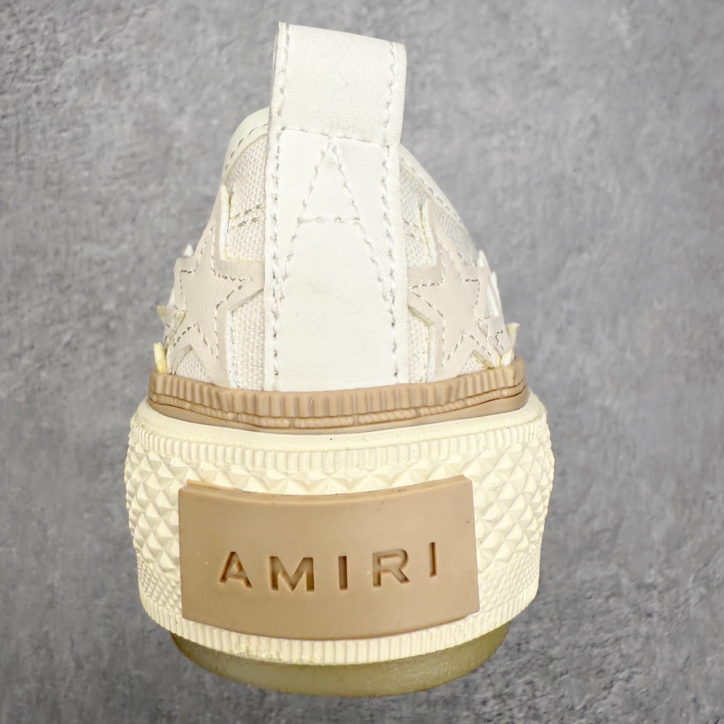 图片[8]-AMIRI Ma Court Low 埃米尔情侣款厚底刺绣复古休闲鞋 经典黑白棋盘格高盎司帆布鞋面搭配精致Ma刺绣将整体质感拉满，加厚格纹橡胶软底，增加耐磨有防滑，后跟部分鞋垫足足一厘米厚，上脚舒适度大大提升，全牛皮内里不捂脚，系带不穿孔的设计非常赞，舒适度和时髦度双双在线！尺码：36 37 38 39 40 41 42 43 44-选品中心