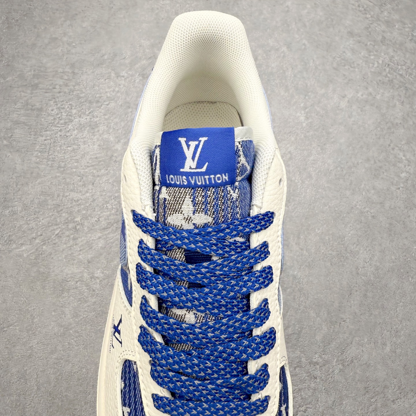 图片[5]-NK Air Force 1´07 Low 空军一号低帮百搭休闲运动板鞋 XL1979-106 柔软、弹性十足的缓震性能和出色的中底设计 横跨复古与现代的外型结合 造就出风靡全球 三十多年的Force 1 直到今天还深受青睐 实拍调校N版已经零色差零失真 百分百还原实物色彩所见即所得 不存在货不对板色差等低级问题 选购参考实物拍摄 不混卖不参货 只用心做好货严格选品 承诺混一赔十 尺码：36 36.5 37.5 38 38.5 39 40 40.5 41 42 42.5 43 44 44.5 45-选品中心