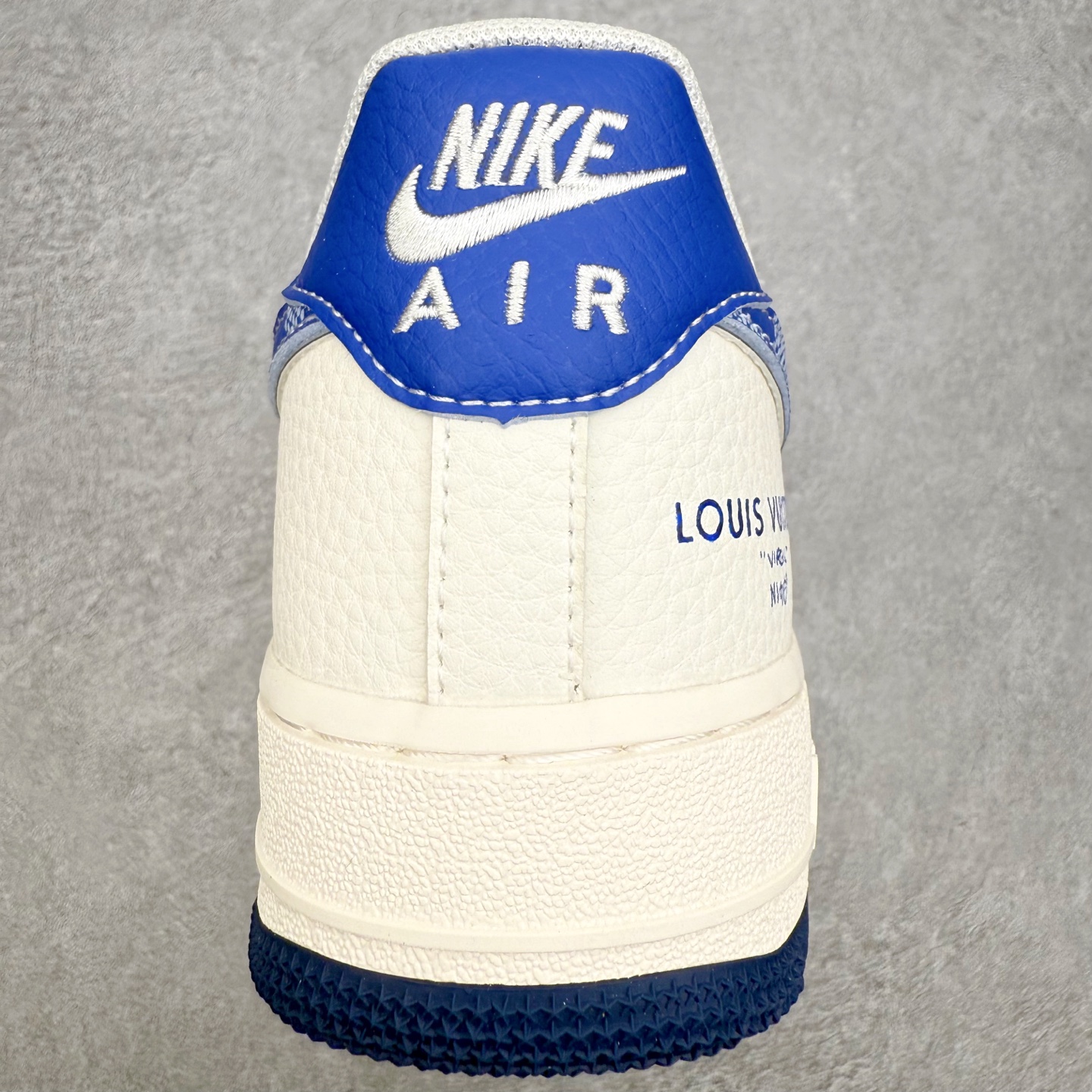 图片[8]-NK Air Force 1´07 Low 空军一号低帮百搭休闲运动板鞋 XL1979-106 柔软、弹性十足的缓震性能和出色的中底设计 横跨复古与现代的外型结合 造就出风靡全球 三十多年的Force 1 直到今天还深受青睐 实拍调校N版已经零色差零失真 百分百还原实物色彩所见即所得 不存在货不对板色差等低级问题 选购参考实物拍摄 不混卖不参货 只用心做好货严格选品 承诺混一赔十 尺码：36 36.5 37.5 38 38.5 39 40 40.5 41 42 42.5 43 44 44.5 45-选品中心