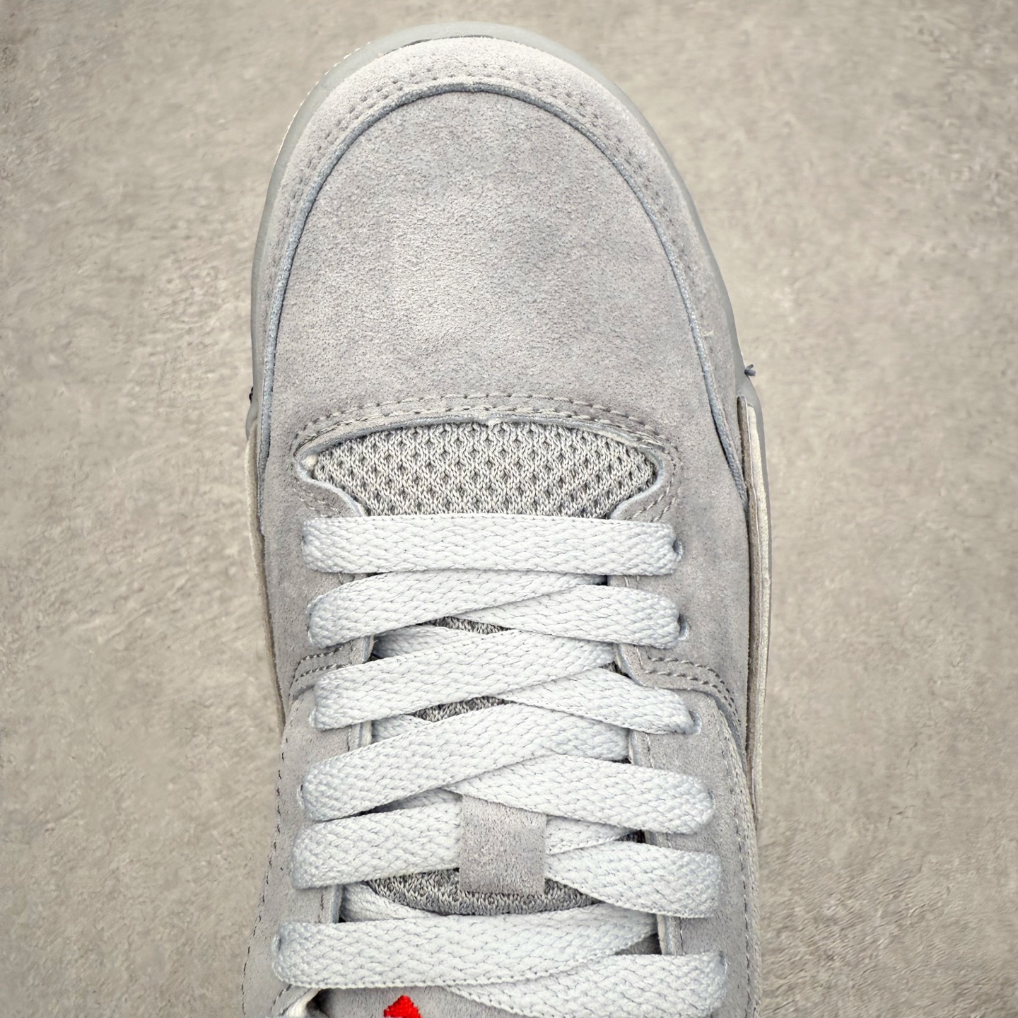 图片[4]-Air Jordan AJ Flight Court 乔丹低帮复古篮球鞋 设计简约又不失复古韵味鞋内的鞋垫柔软且有弹性 能够很好地缓冲落地时的冲击力鞋面的材质贴合脚部 鞋底的纹路设计合理 抓地力很强 尺码： 36 36.5 37.5 38 38.5 39 40 40.5 41 42 42.5 43 44 45 46 47 47.5-选品中心