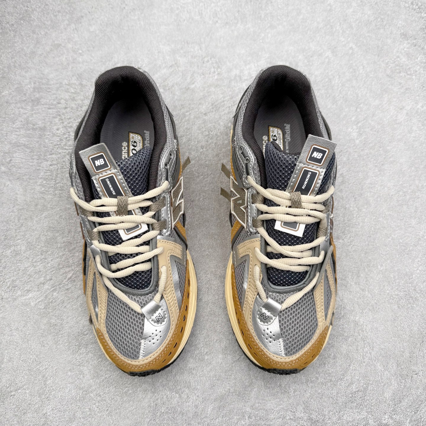 图片[2]-New Balance M1906R NB新百伦系列复古老爹风休闲运动慢跑鞋 日韩出口特供订单 全网最全配色 配套商长期套现长期补货 全新货品 正常出厂触屏不到的单价 超级跑量款 全套原楦原纸板原厂数据开发 进口三明治网面 原装进口翻毛皮料正确绒感卡色 正确中底拉帮中底网布细节 采用轻质牛剖革拼接透气网眼衬垫织物鞋面材质 T-Beam大底提供足步弓支撑 保持步态稳定 后跟搭载外露缓震胶 鞋身整体以各种深浅不一的灰色覆盖 鞋头以淡蓝色调装饰 网眼衬垫通过不规律的色块实现做旧的美感 泛黄的鞋底更是进一步增添了复古气息 尺码：36 37 37.5 38 38.5 39.5 40 40.5 41.5 42 42.5 43 44 45-选品中心