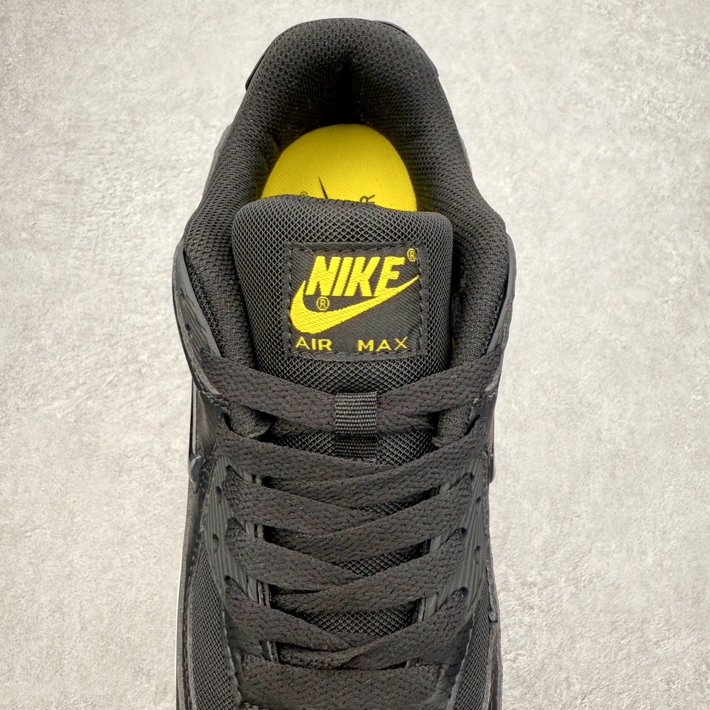 图片[5]-＃MX版 NK Air MAX 90 气垫复古减震跑步鞋 FN8005-002 经典重温 独家陆续补货 外单专供大厂出品 品质稳定 一百余色 终端操作 Air Max 90于1990年推出 来自Air Max系列 在Air Max 1的基础上改进而得 增加了气垫面积 外型上也更为流线 最特別的就是加入了菱纹塑胶嵌板 为Air Max 90增添了许多潮流气息 皮革鞋面 造就出色耐穿性和支撑力 Max Air缓震配置搭配泡棉中底 令Air Max 90轻盈而舒适 华夫格橡胶外底 铸就Air Max 90非凡的抓地力 而Air Max 90不仅是一双跑鞋 它成功跨越了时间的演进 成为了球鞋文化与潮流圈中最熟为人知的鞋款之一 尺码：36 36.5 37.5 38 38.5 39 40 40.5 41 42 42.5 43 44 44.5 45-选品中心